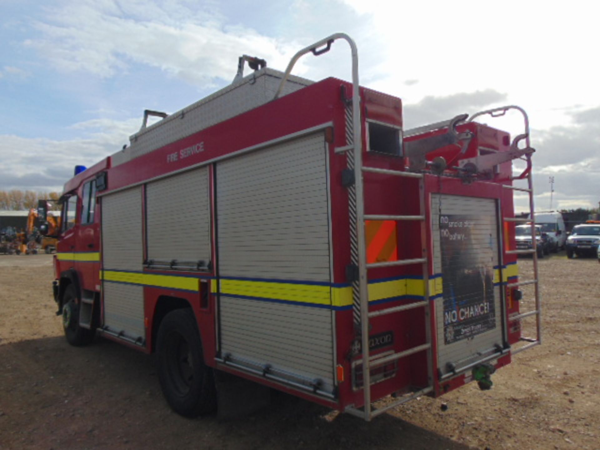 Mercedes 1124 Saxon Fire Engine - Image 5 of 23