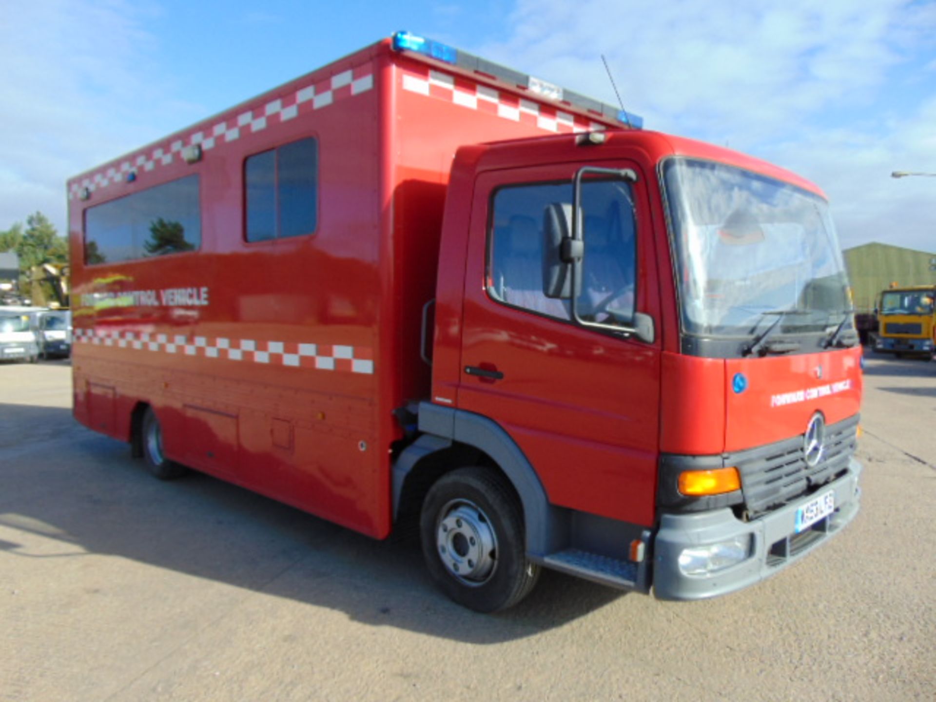 2003 Mercedes 815 4x2 Forward Control Vehicle - Image 3 of 33