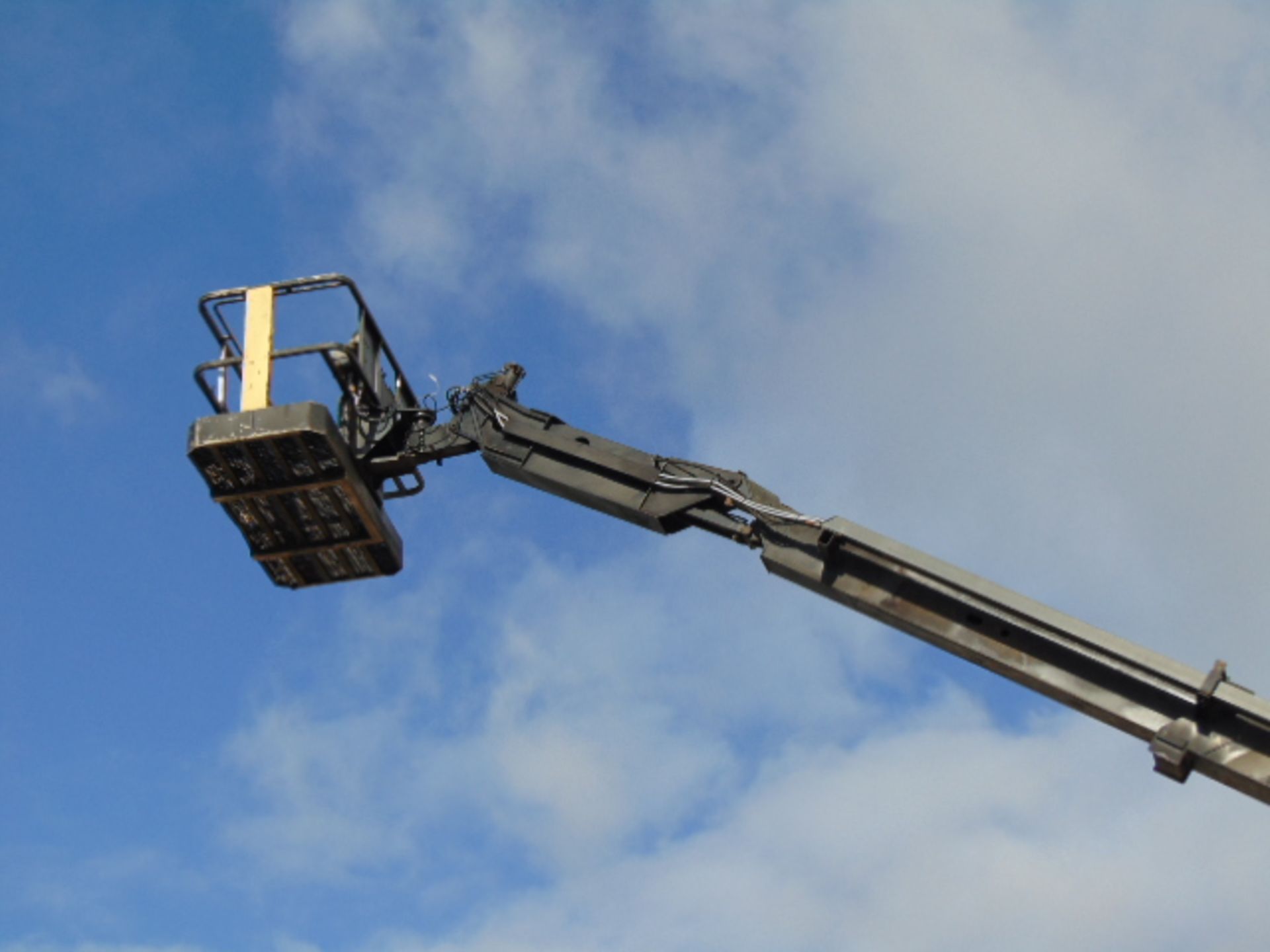 Grove MZ82X Telescopic Aerial Work Platform - Image 15 of 23