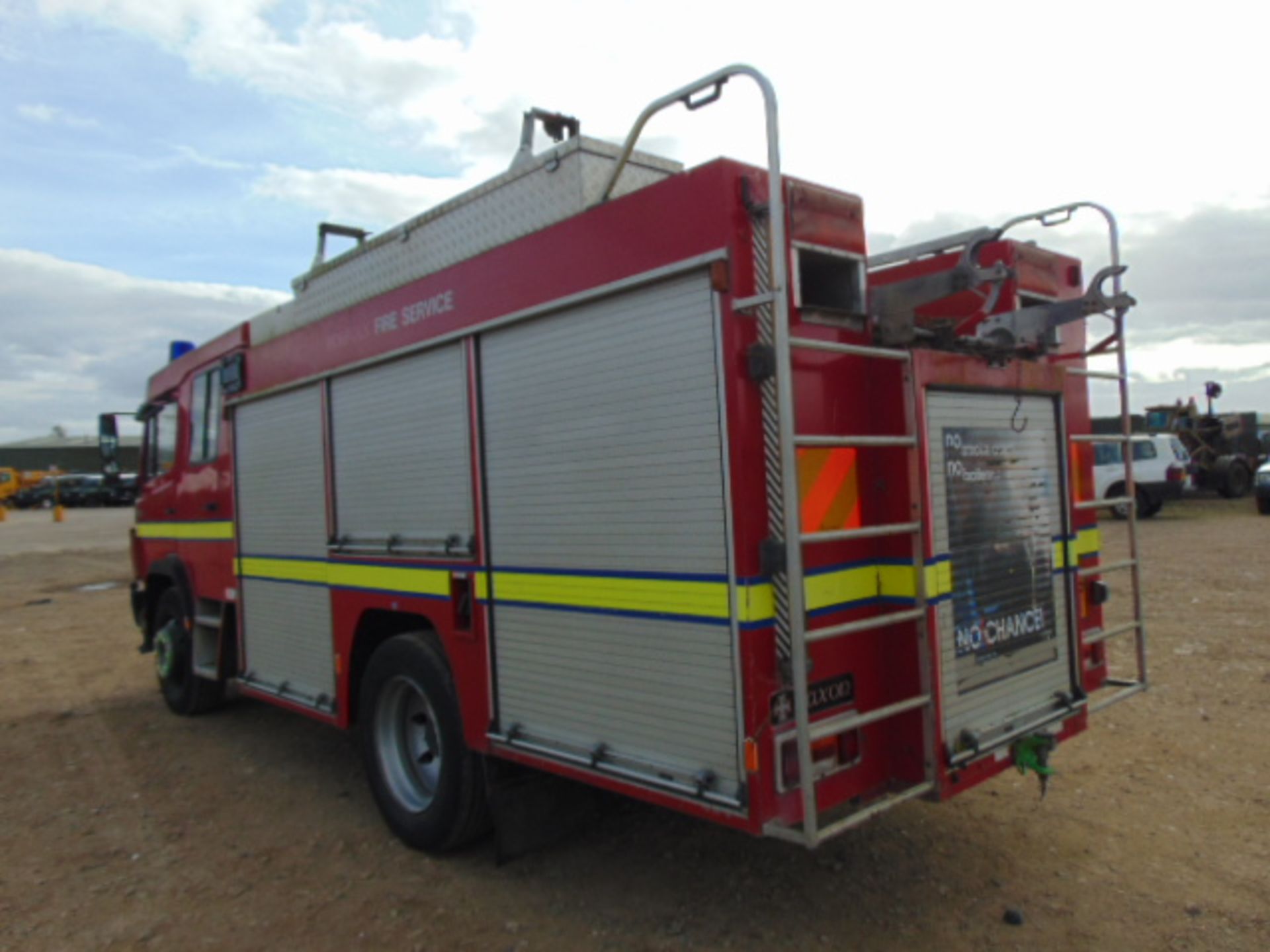 Mercedes 1124 Saxon Fire Engine - Image 5 of 21