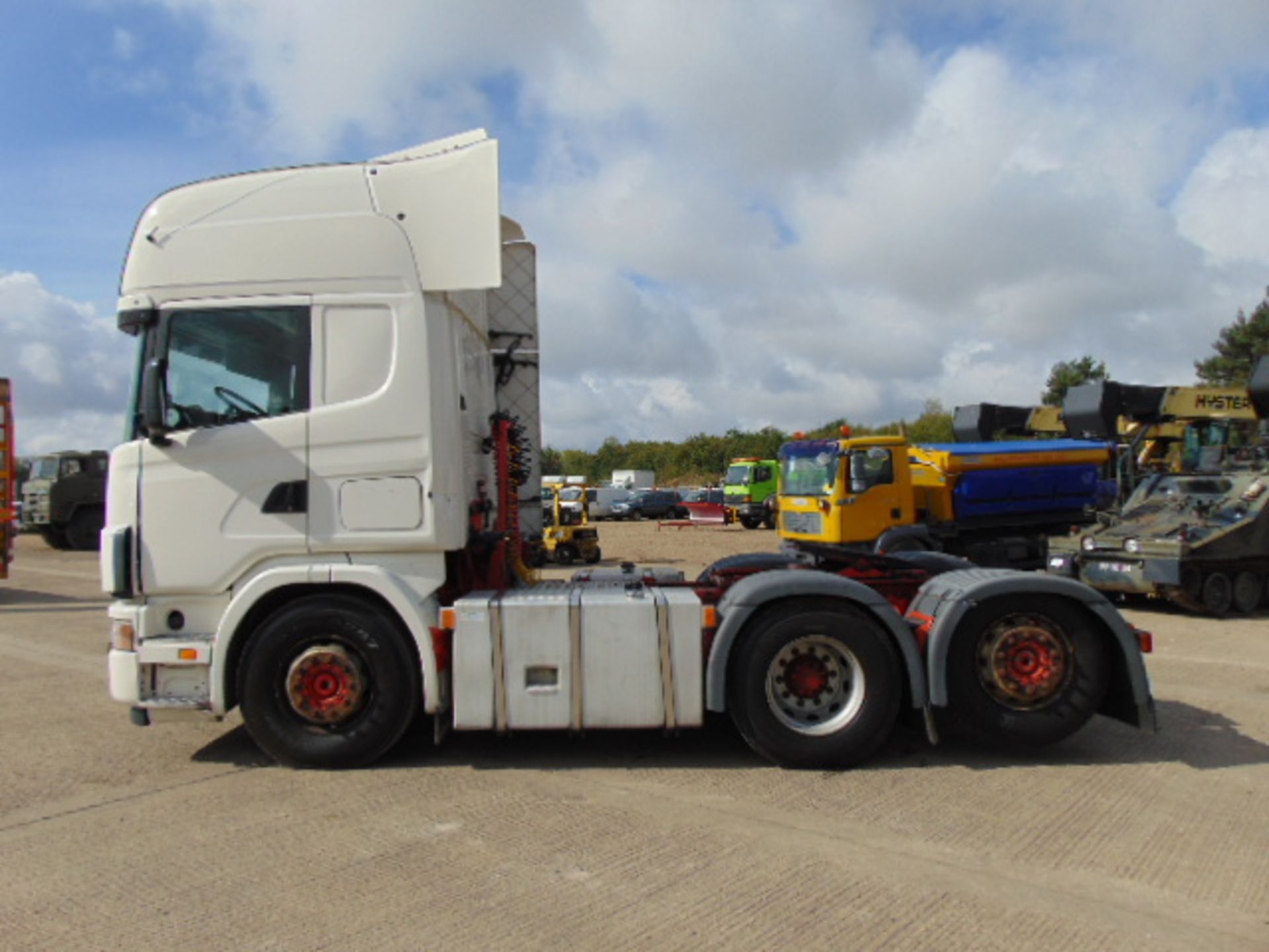 Left Hand Drive Scania R124 LA 6X2 NA 470 44,000 kg GWV Tractor Unit - Image 4 of 25