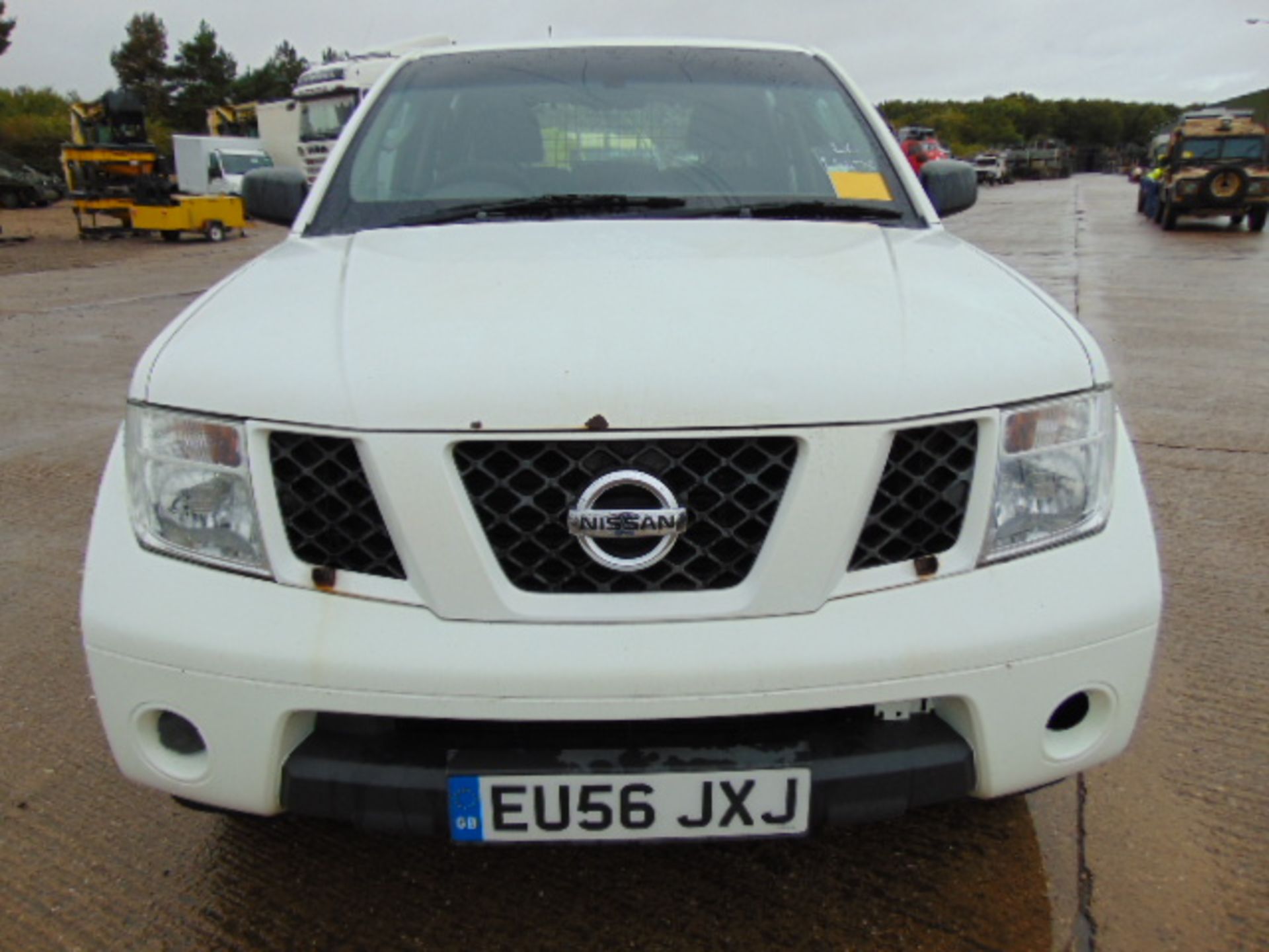 Nissan Pathfinder Trek 2.5DCi - Image 2 of 20