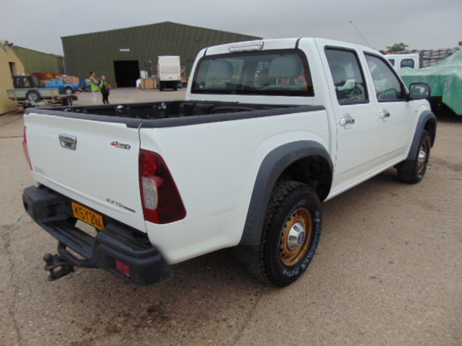 2008 Isuzu D-Max Double Cab 2.5 Diesel 4 x 4 Pickup - Image 6 of 16