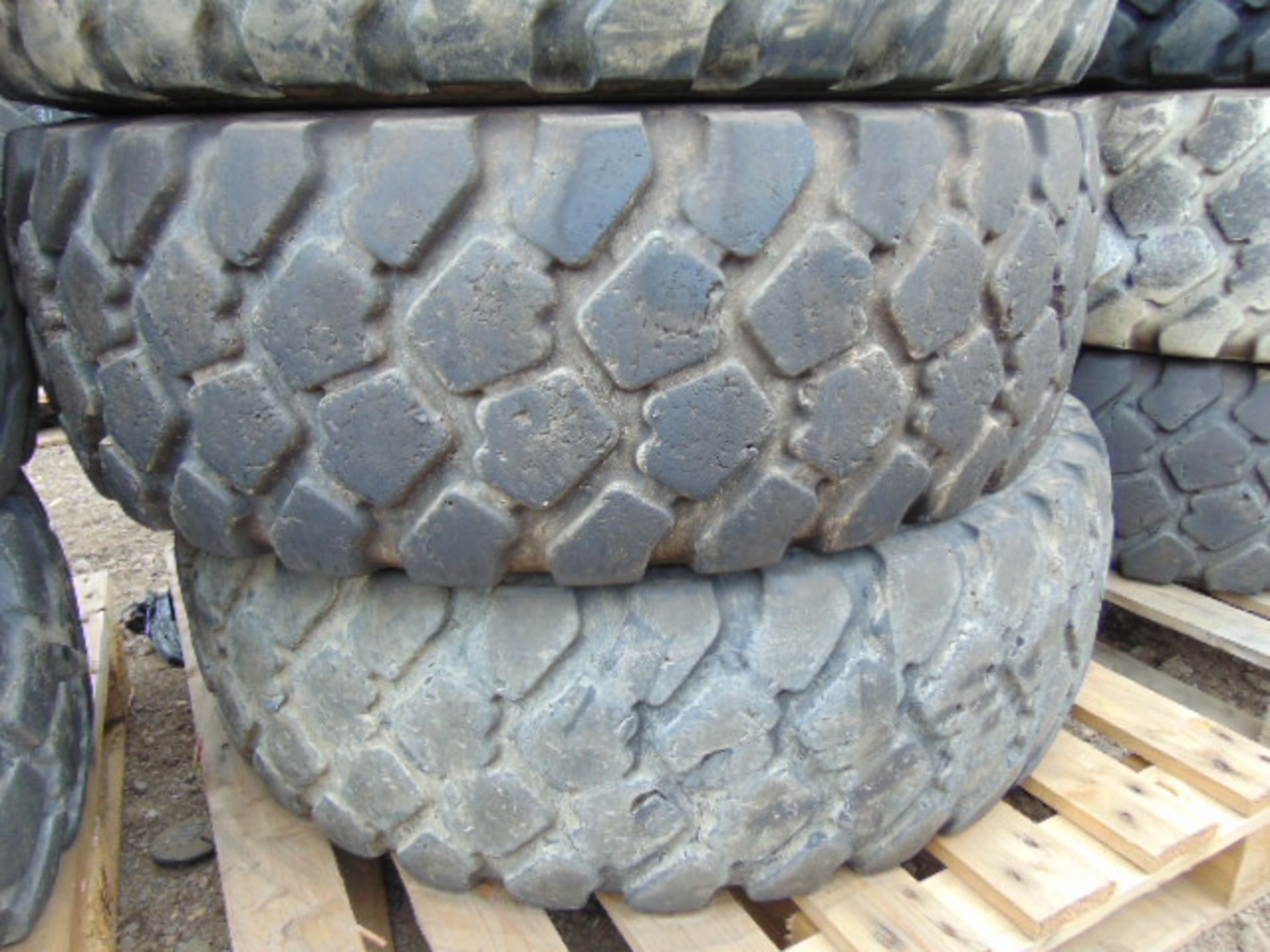 8 x Michelin 365/85 R20 XZL Tyres - Image 5 of 7