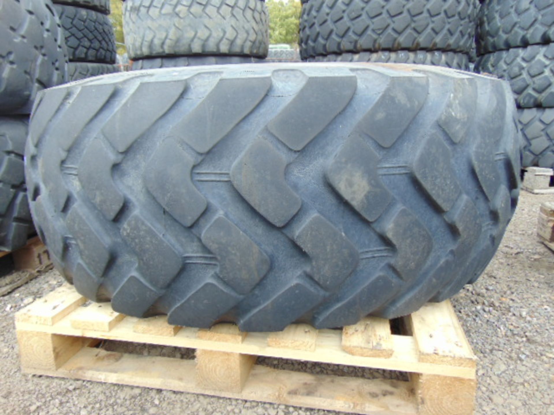 1 x Michelin 20.5 R25 XTLA Tyre - Image 2 of 6
