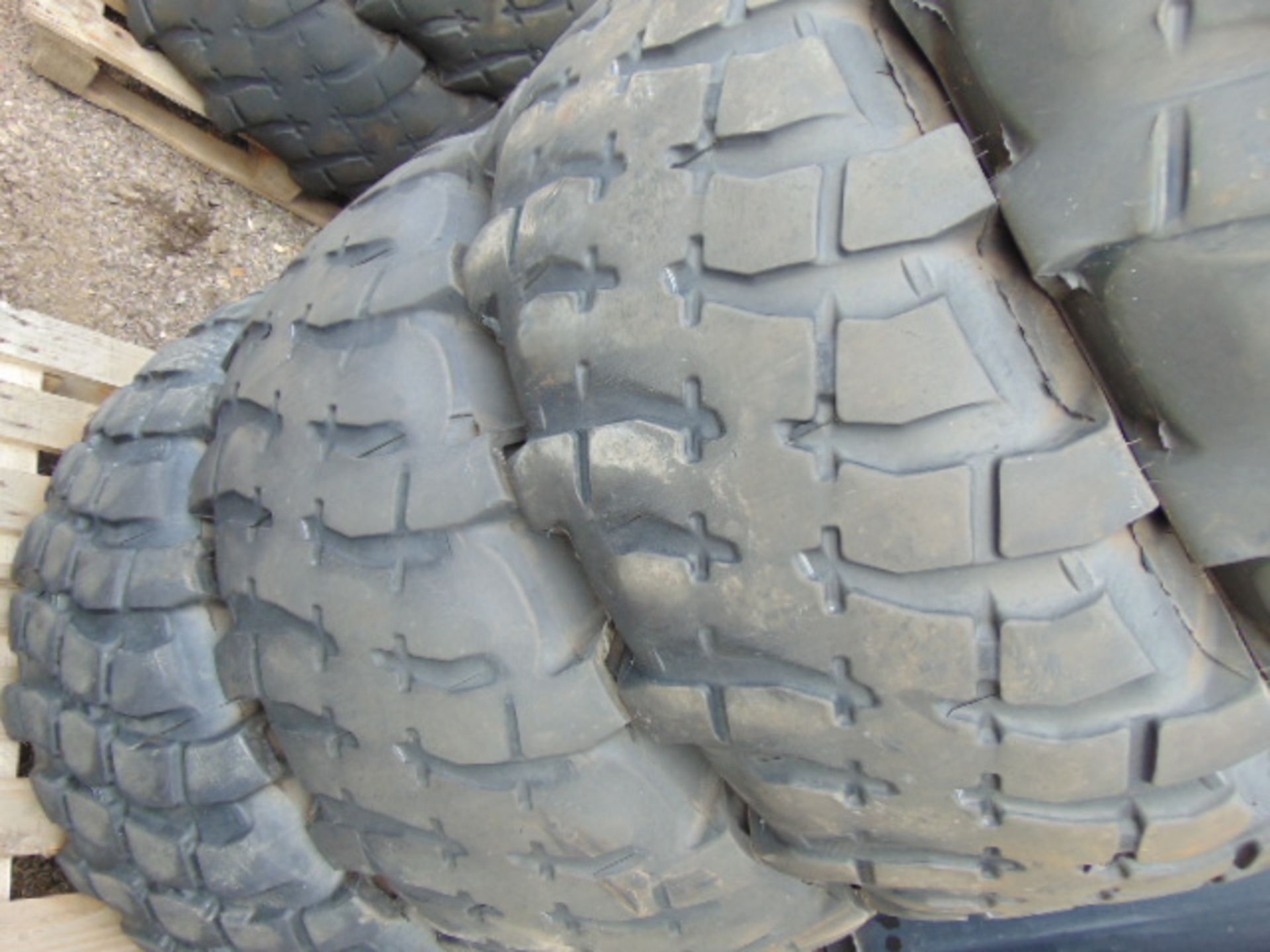 4 x Michelin XML 475/80 R20 Tyres - Image 4 of 6