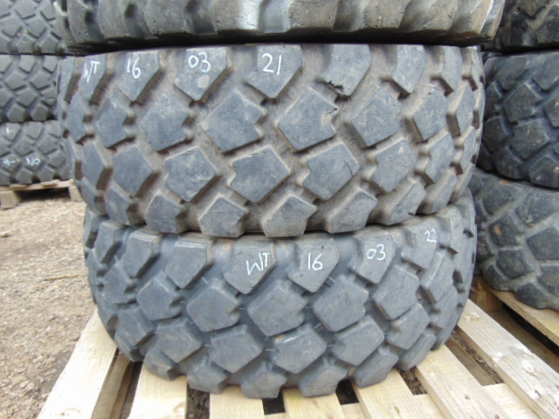 8 x Michelin XZL 335/80 R20 Tyres - Image 3 of 8
