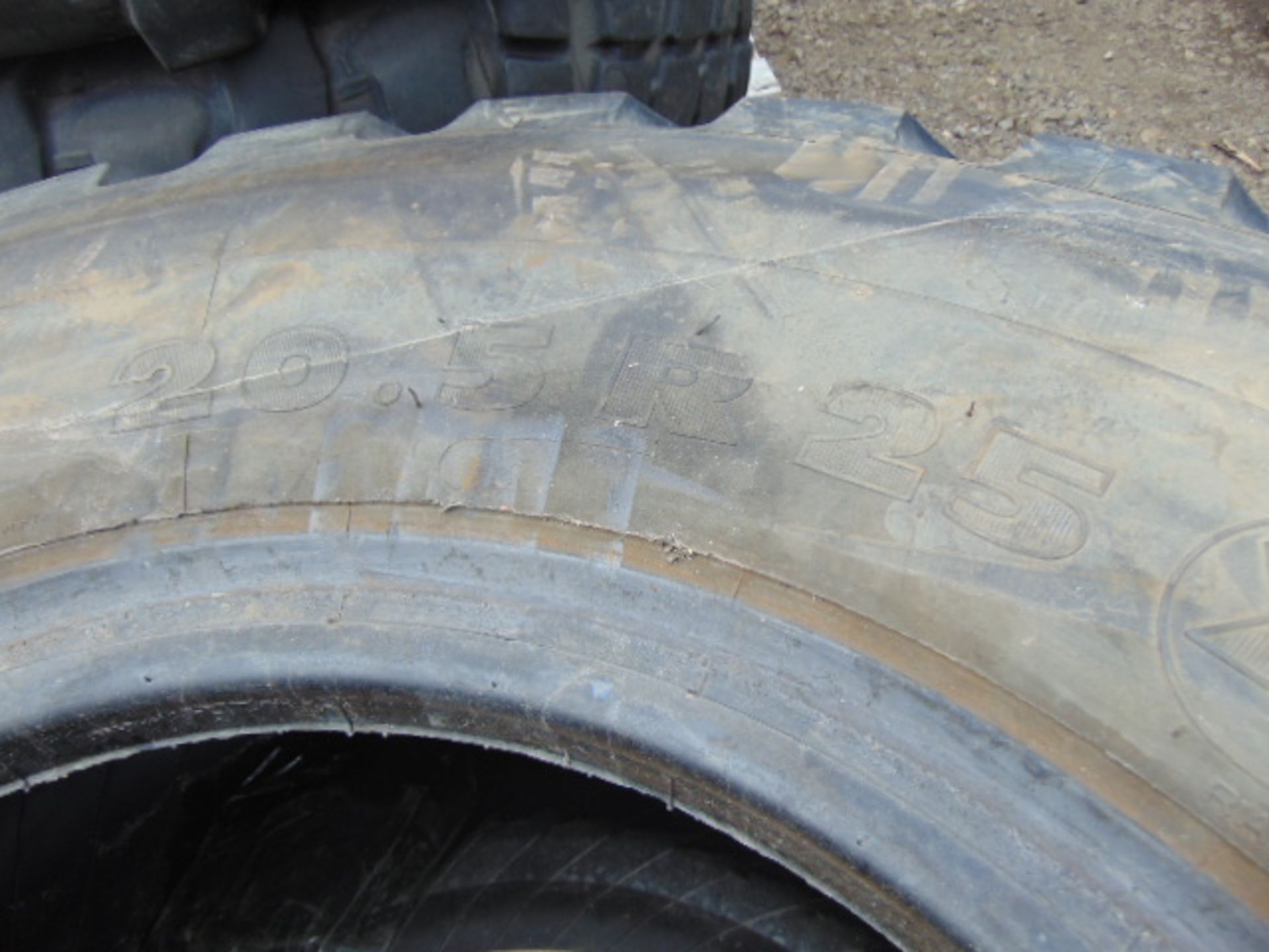 1 x Michelin 20.5 R25 XTLA Tyre - Image 5 of 6
