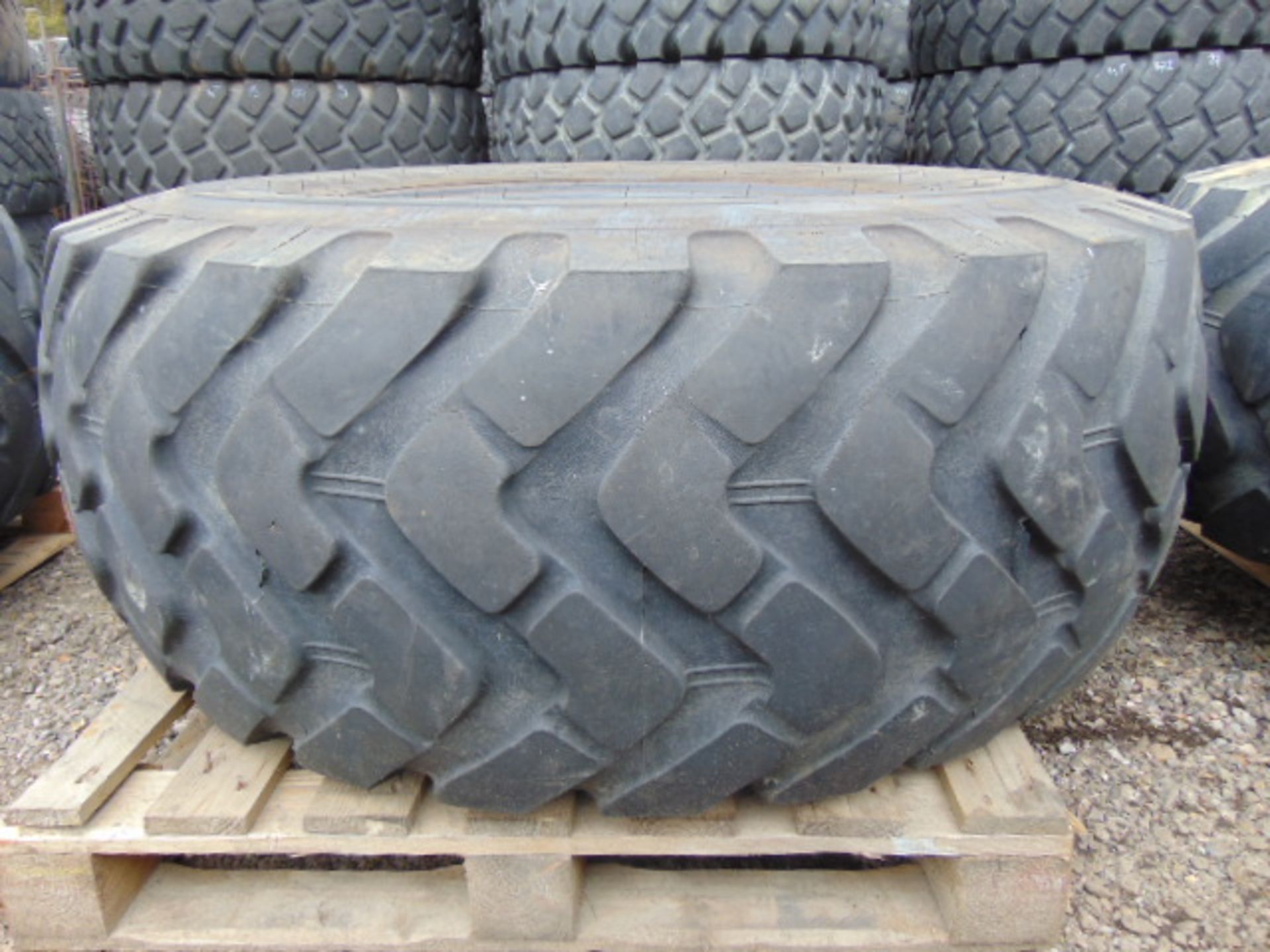 1 x Michelin 20.5 R25 XTLA Tyre - Image 2 of 5