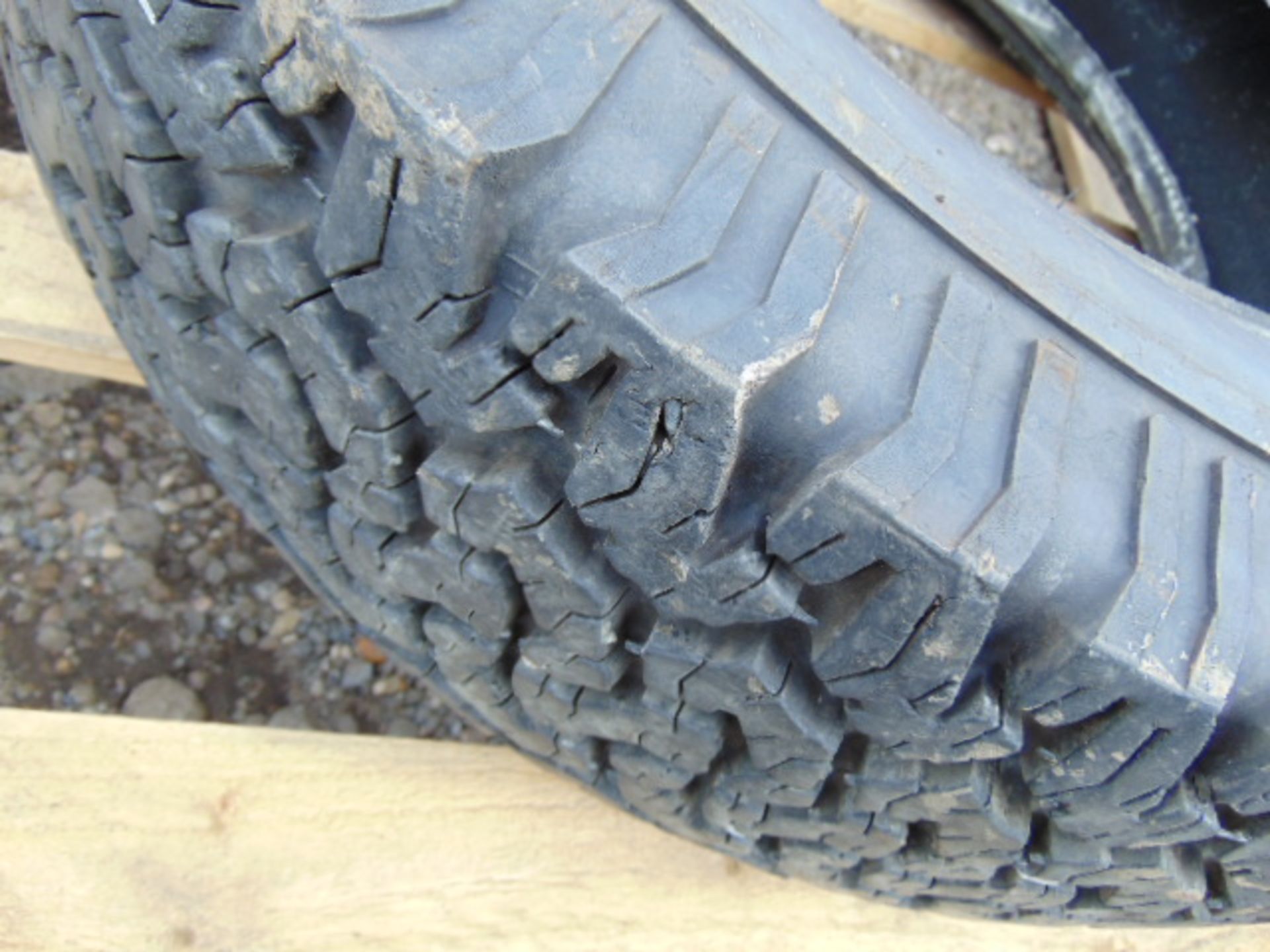1 x BF Goodrich All-Terrain LT225/75 R16 Tyre - Image 3 of 6