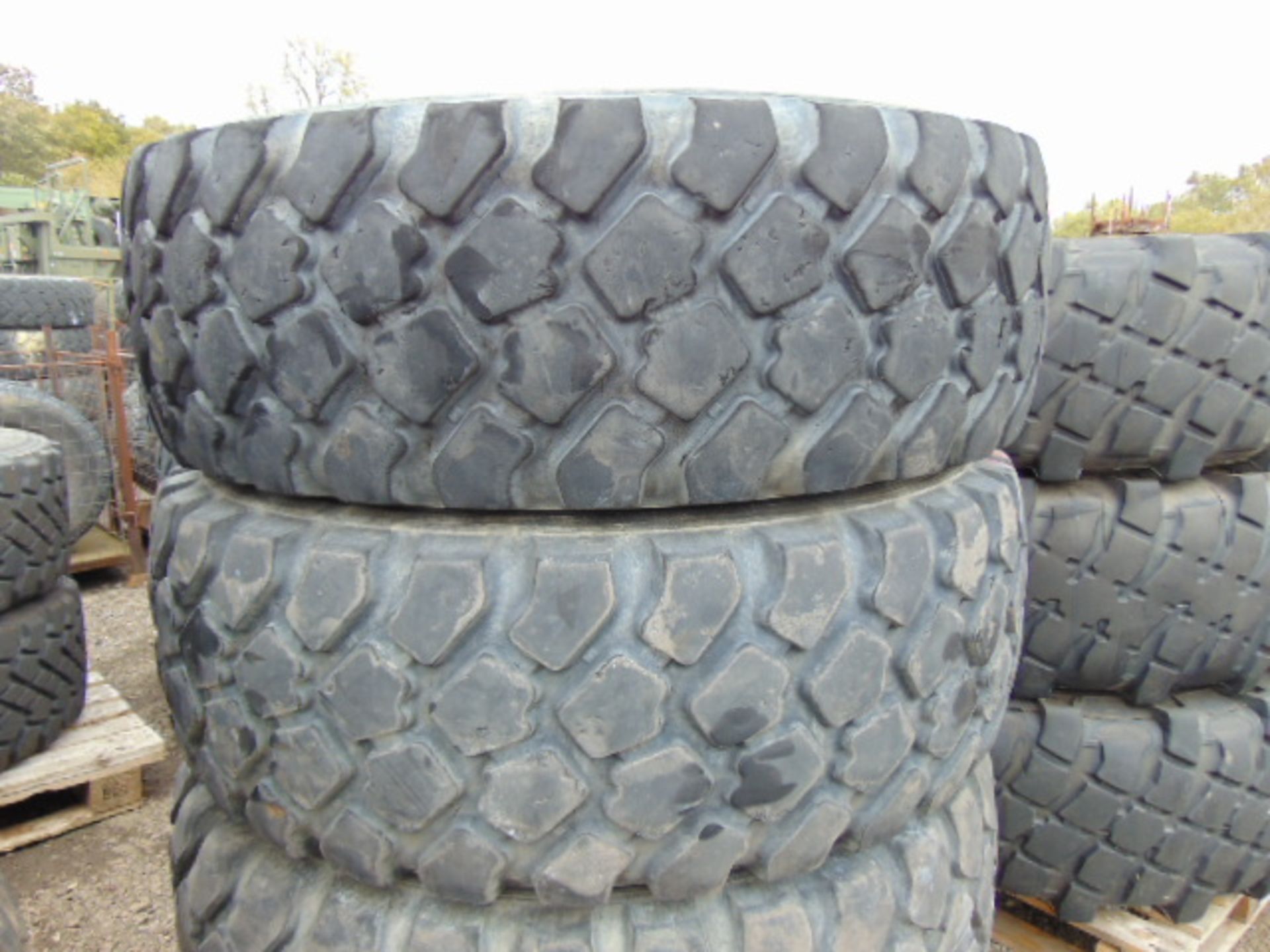 8 x Michelin XZL 395/85 R20 Tyres - Image 4 of 9