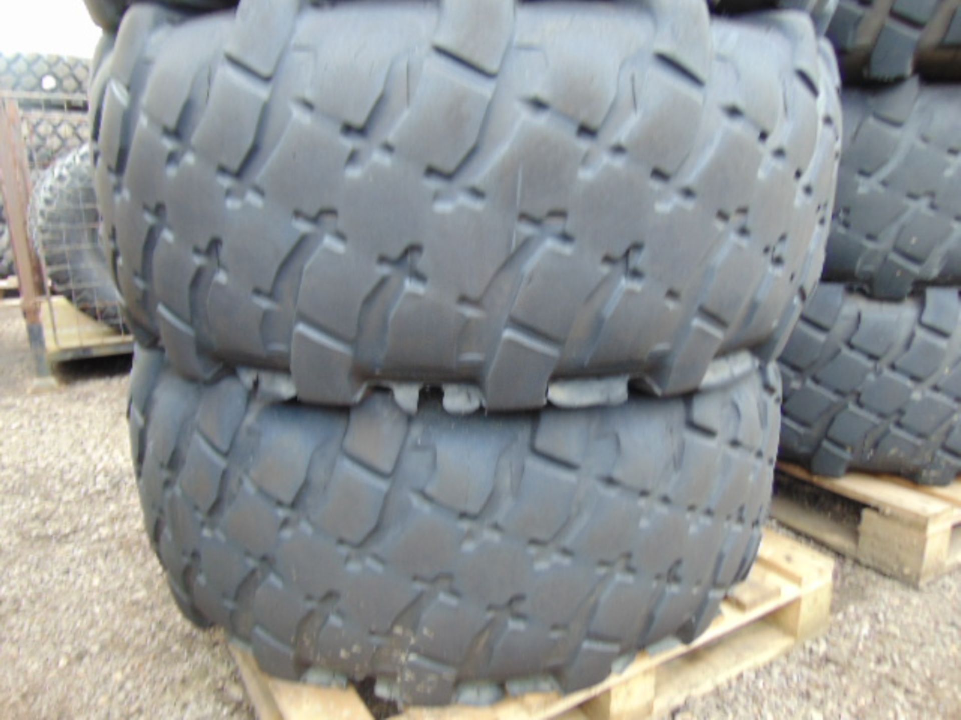 8 x Michelin XML 475/80 R20 Tyres - Image 3 of 7