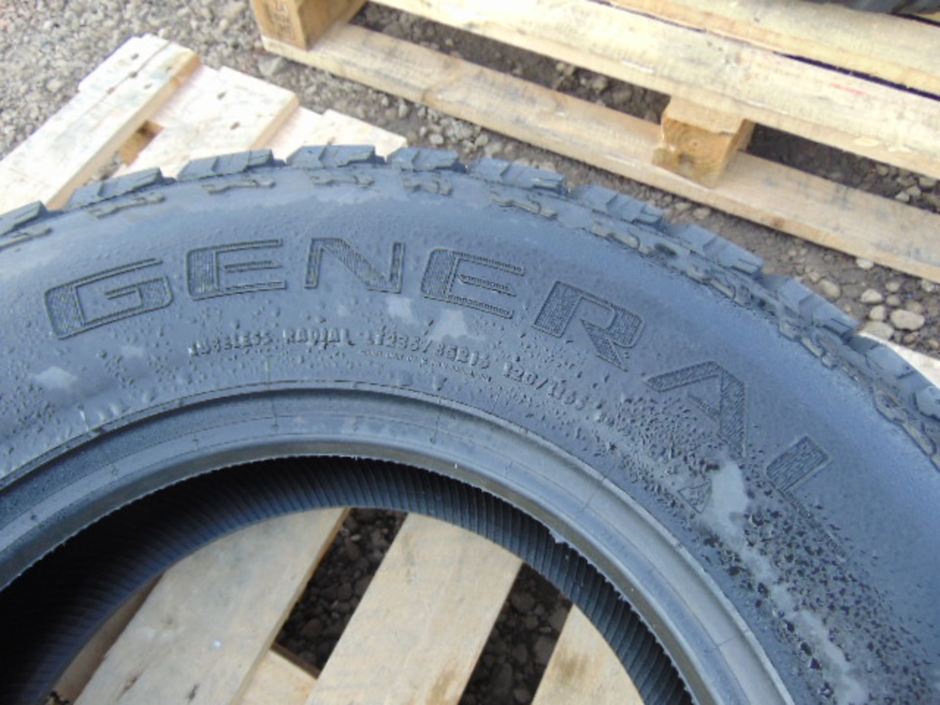 1 x General Grabber AT2 LT235/85 R16 Tyre - Image 3 of 6