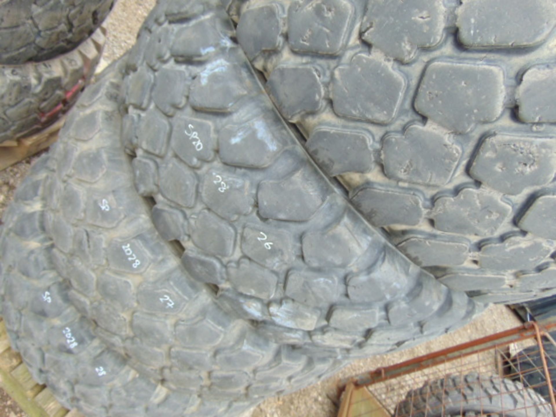 4 x Michelin XZL 395/85 R20 Tyres - Image 4 of 6