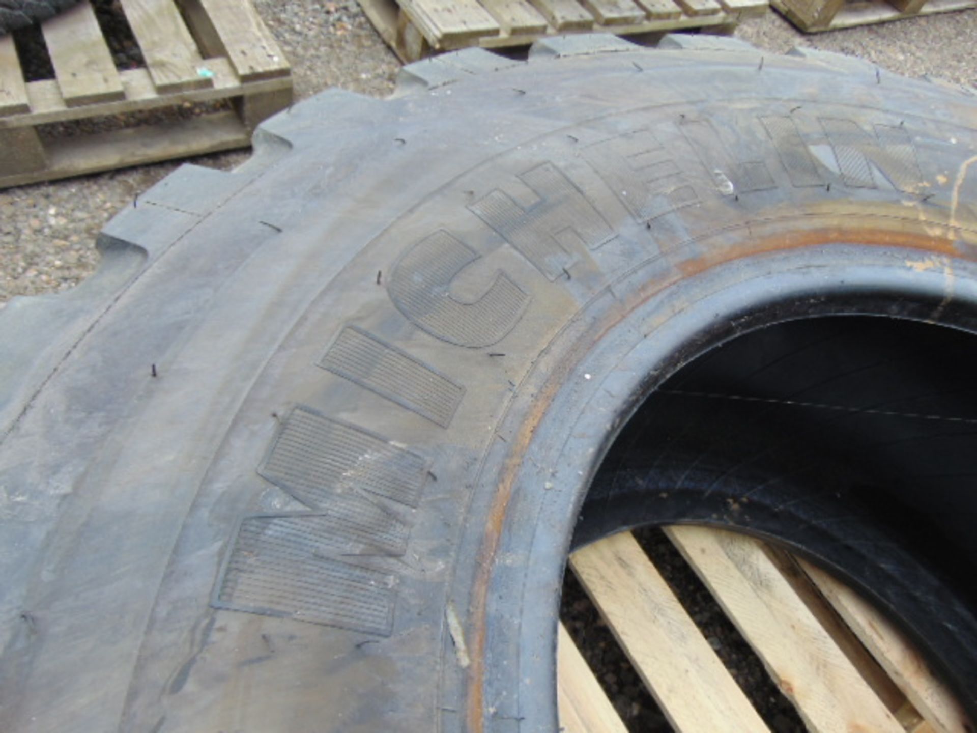 1 x Michelin 20.5 R25 XTLA Tyre - Image 4 of 5