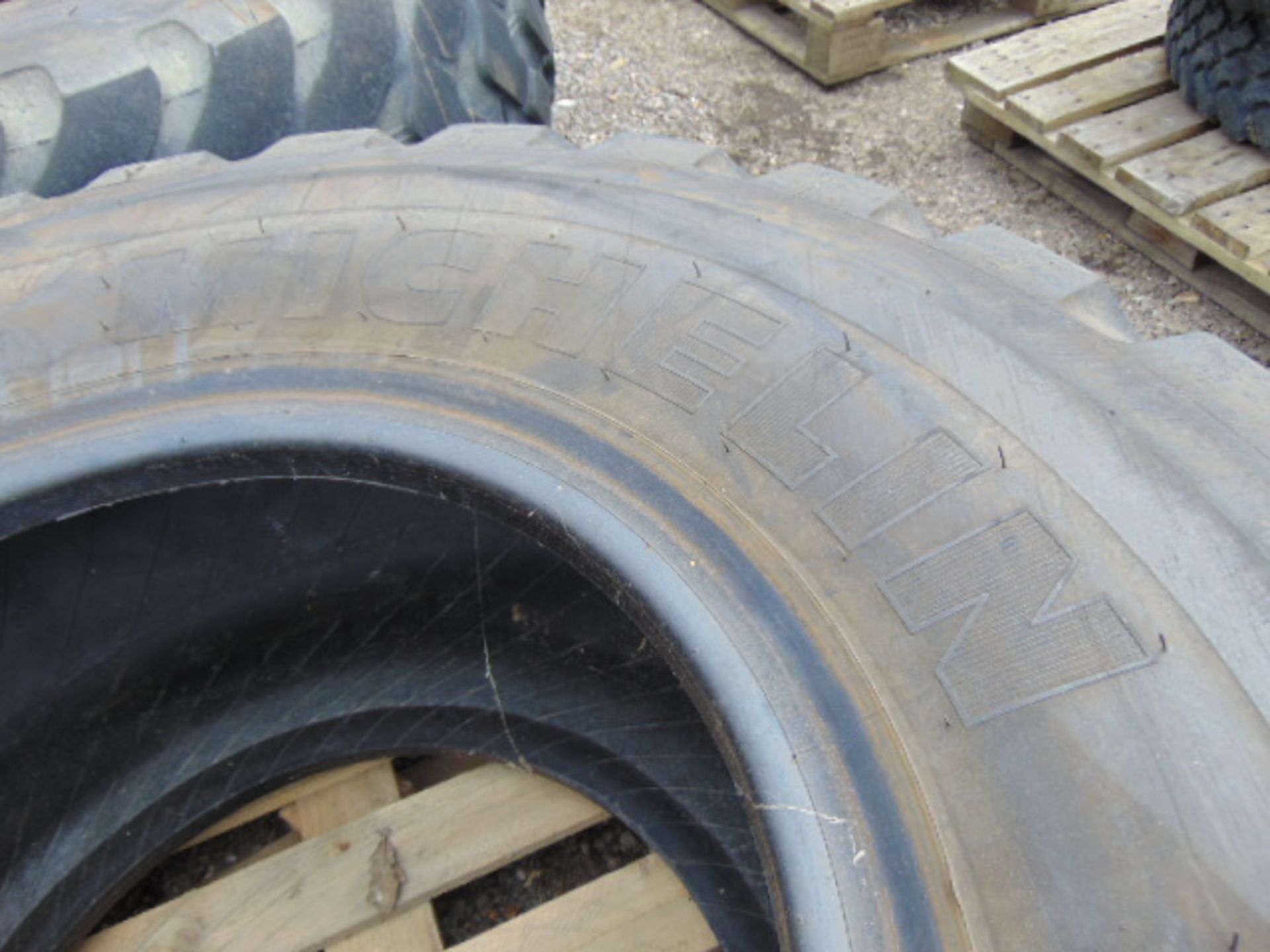 1 x Michelin 20.5 R25 XTLA Tyre - Image 4 of 5