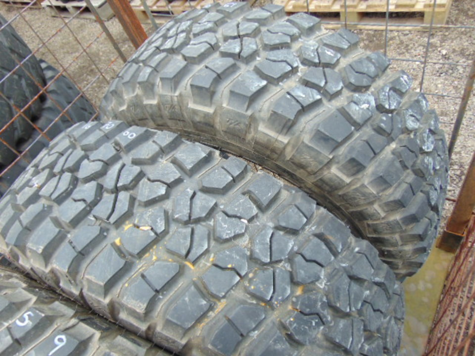 4 x BF Goodrich Mud-Terrain LT285/75 R16 Tyres - Image 4 of 7