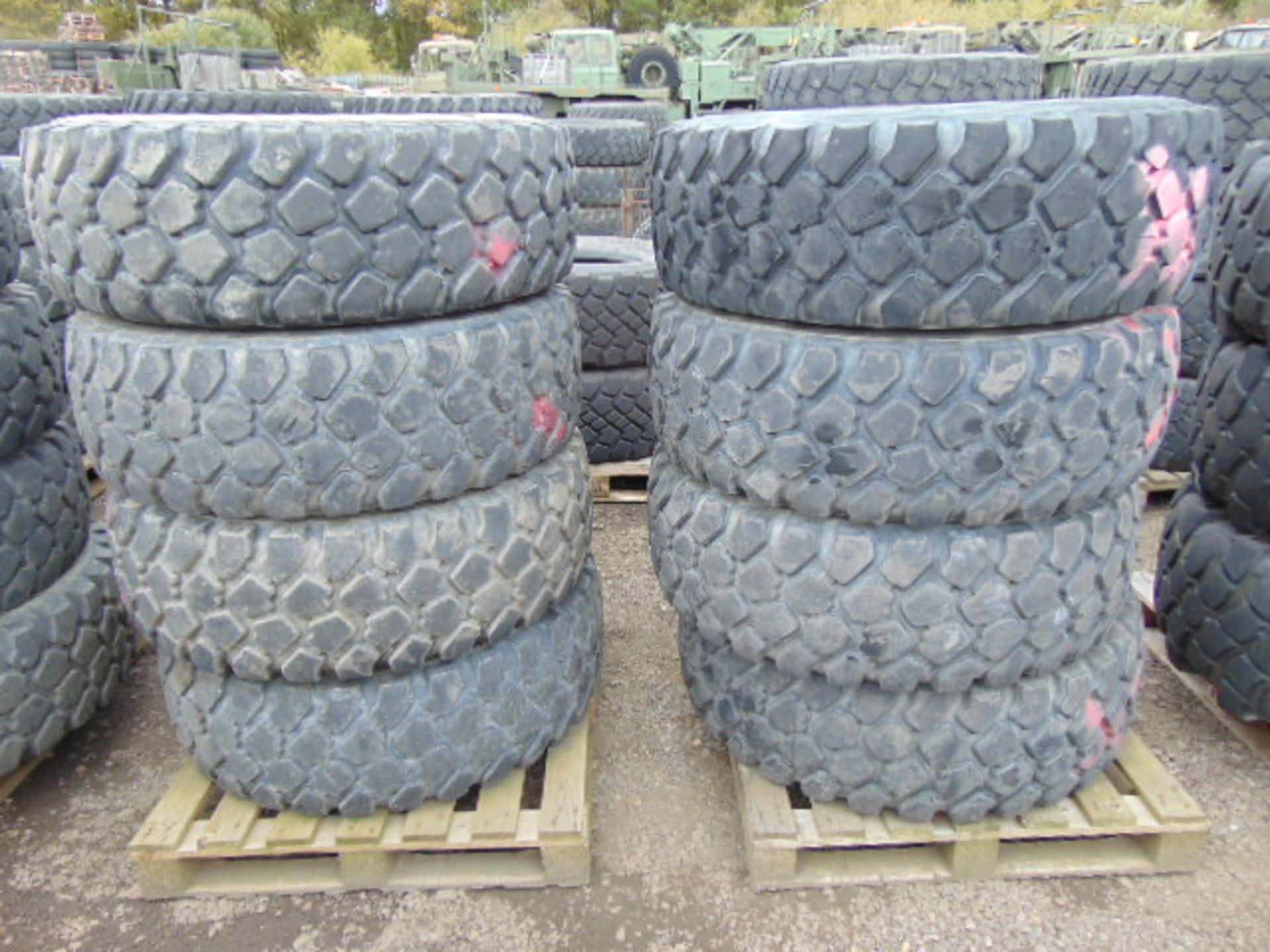 8 x Michelin XZL 395/85 R20 Tyres
