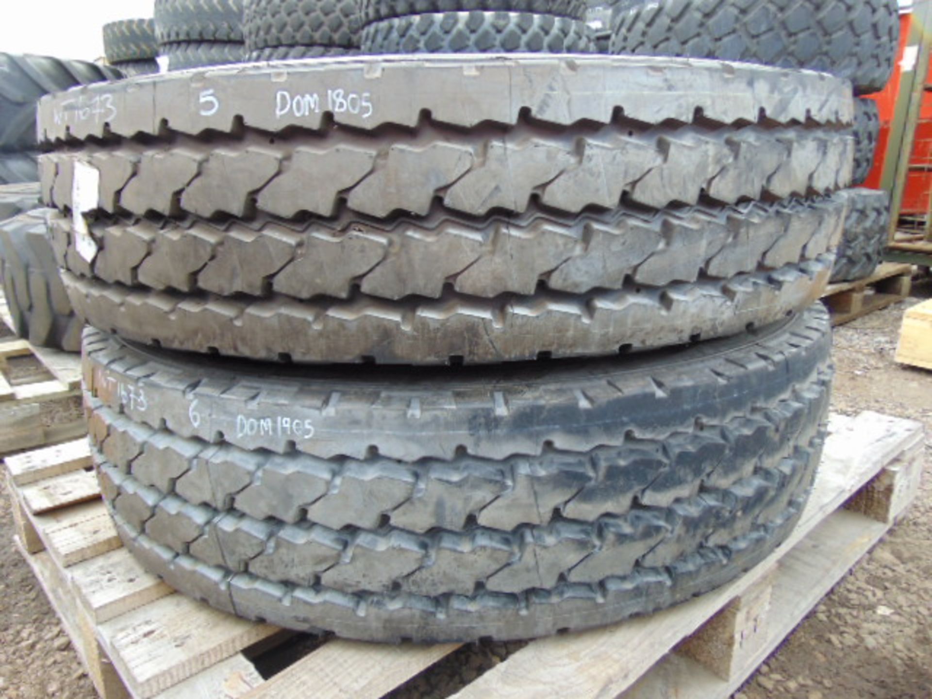 2 x Michelin 12R 22.5 XZY-2 Tyres - Image 2 of 5