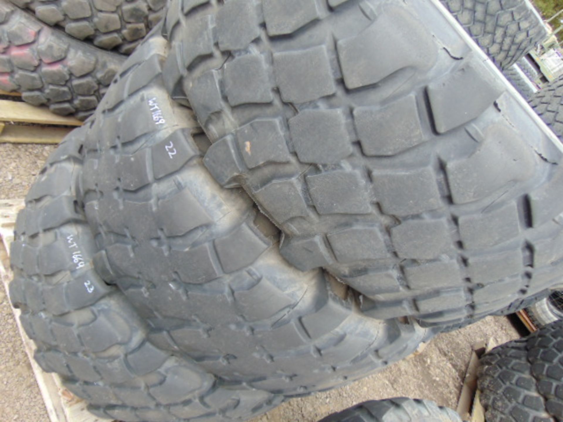 3 x Michelin XML 475/80 R20 Tyres - Image 4 of 6