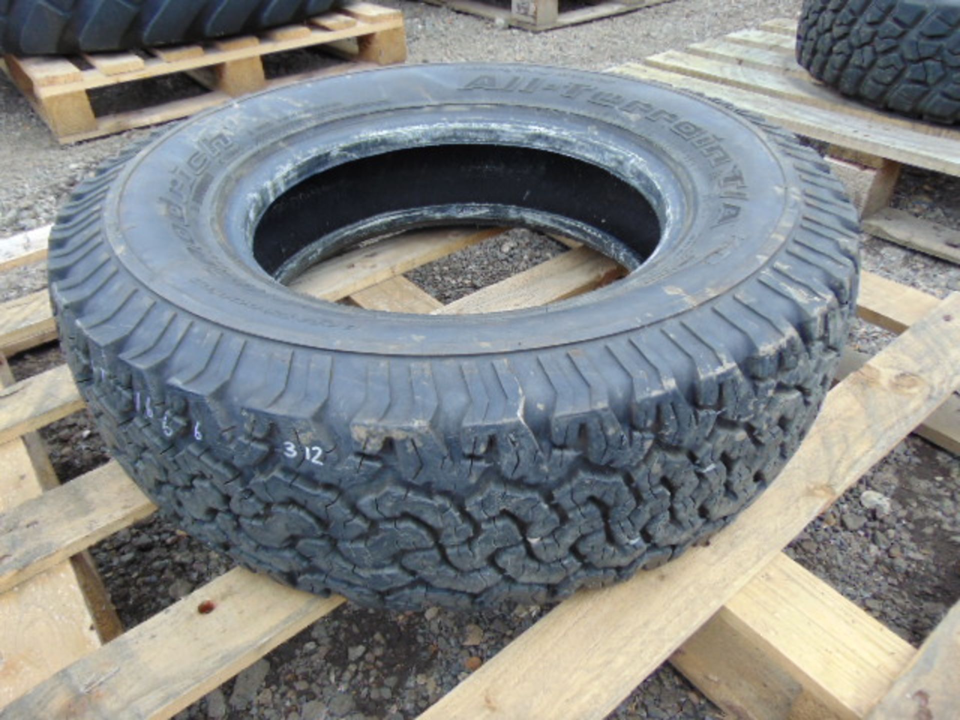 1 x BF Goodrich All-Terrain LT225/75 R16 Tyre