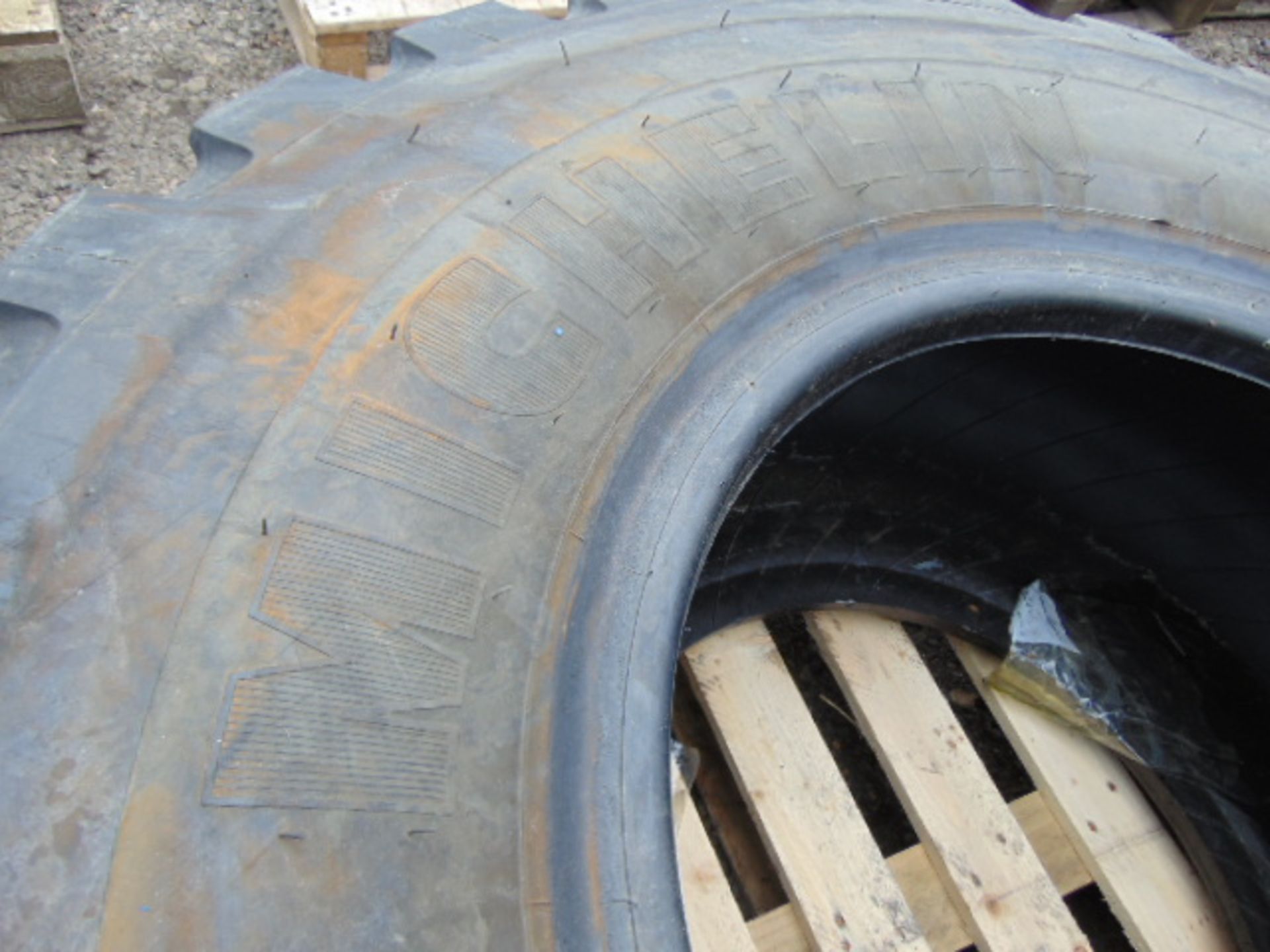 1 x Michelin 20.5 R25 XTLA Tyre - Image 4 of 6