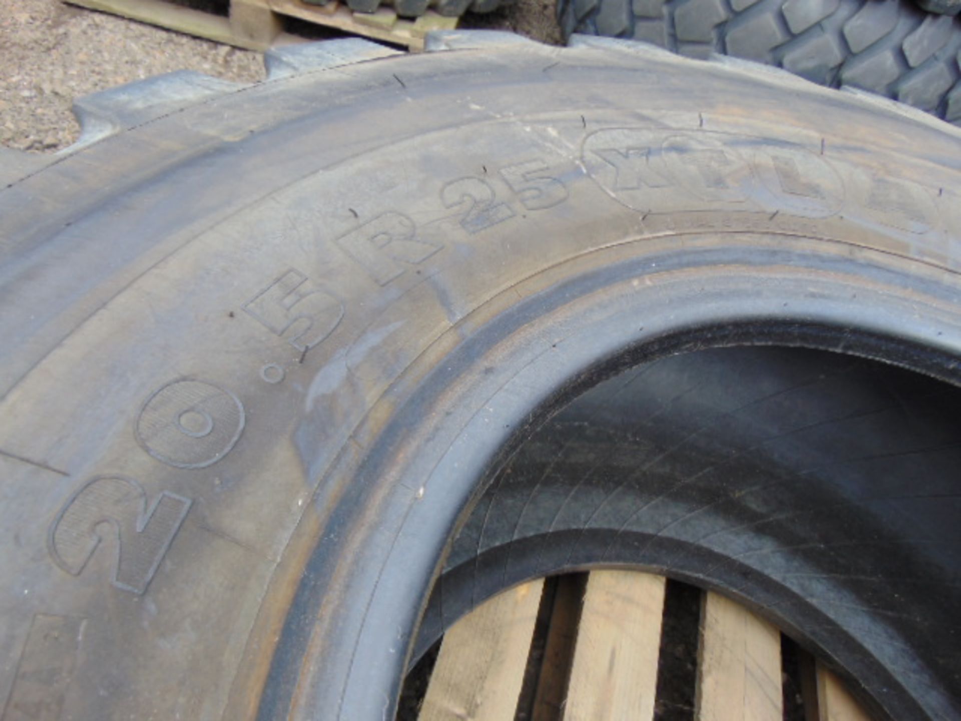 1 x Michelin 20.5 R25 XTLA Tyre - Image 5 of 5