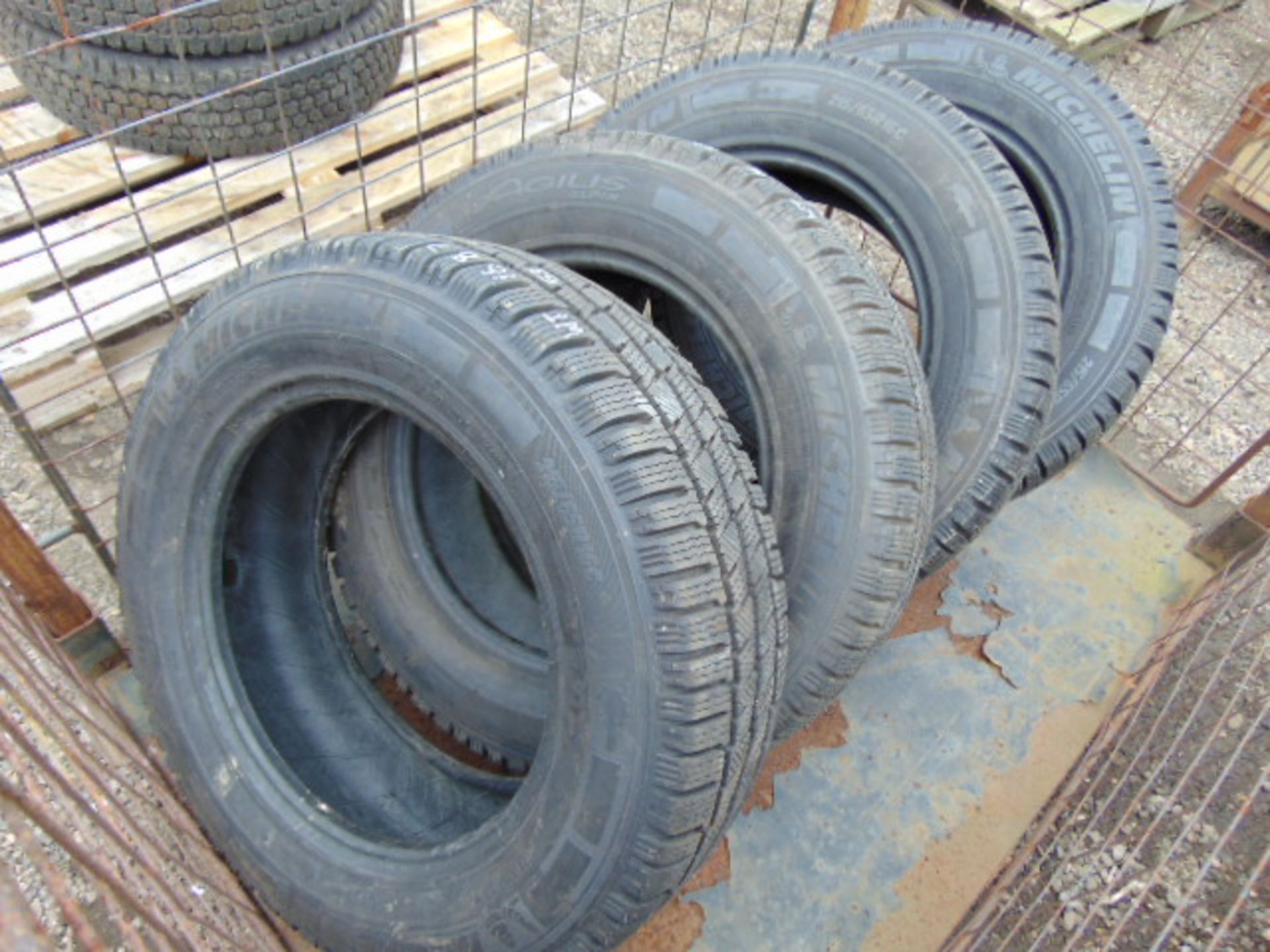 4 x Michelin Agilis Alpin 215/65 R16 Tyres