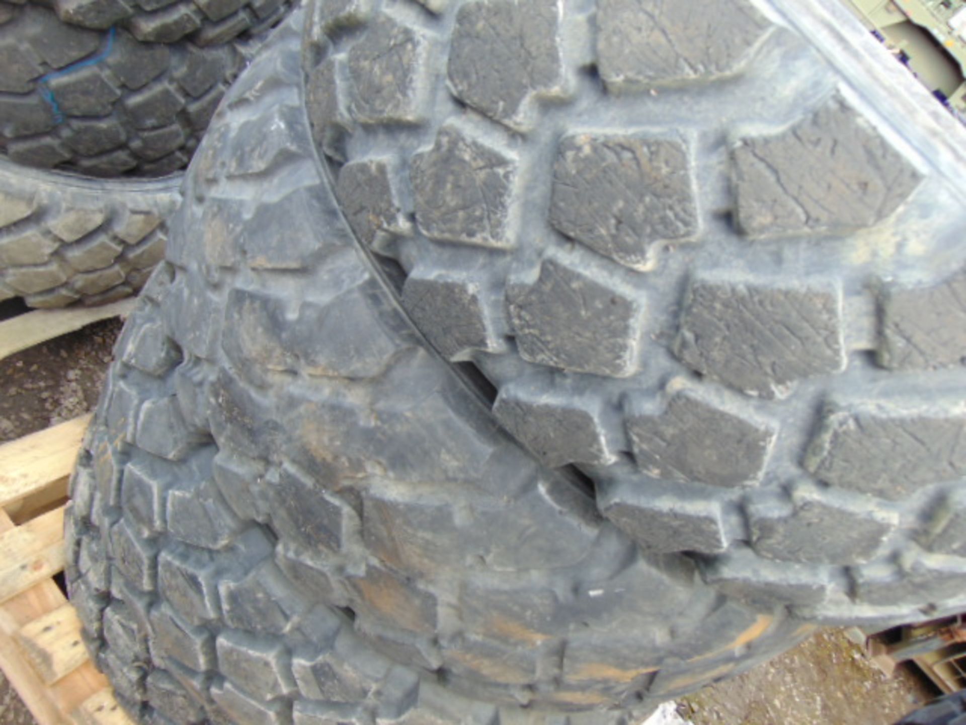 4 x Michelin XZL 335/80 R20 Tyres - Image 4 of 6