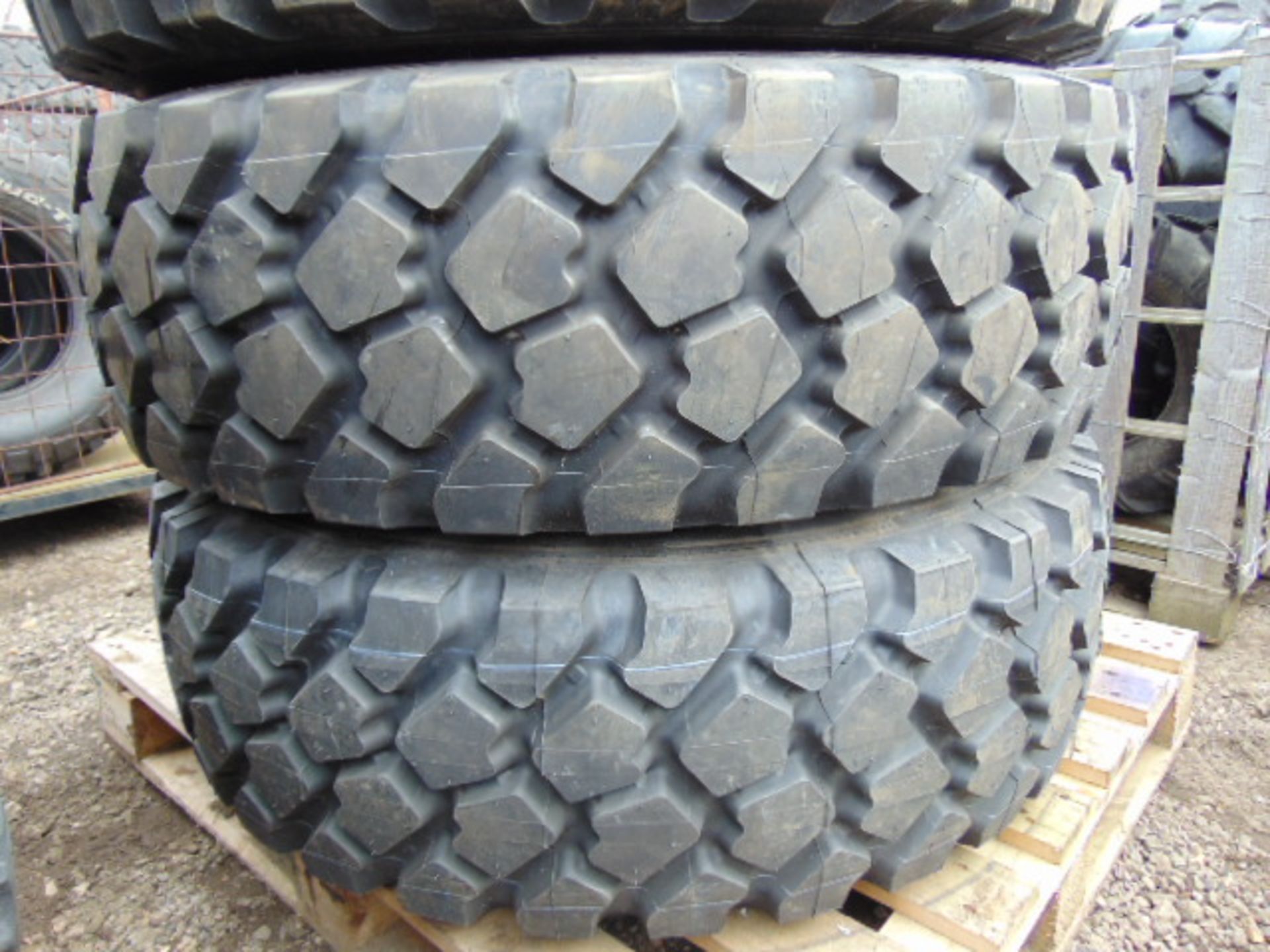 4 x Michelin XZL 365/85 R20 Tyres with Runflat Inserts and 10 Stud Rims - Image 3 of 7