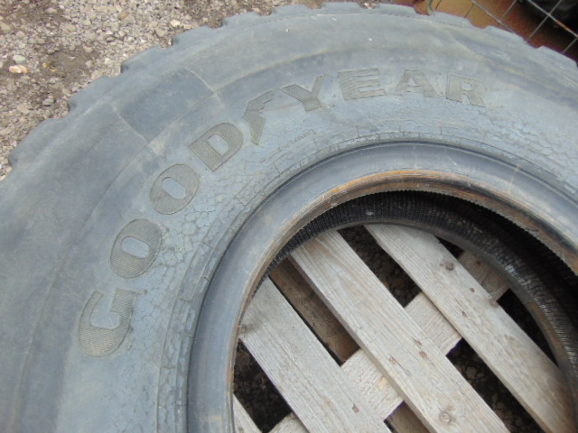 1 x Goodyear G188 12.00 R20 Tyre - Image 4 of 6