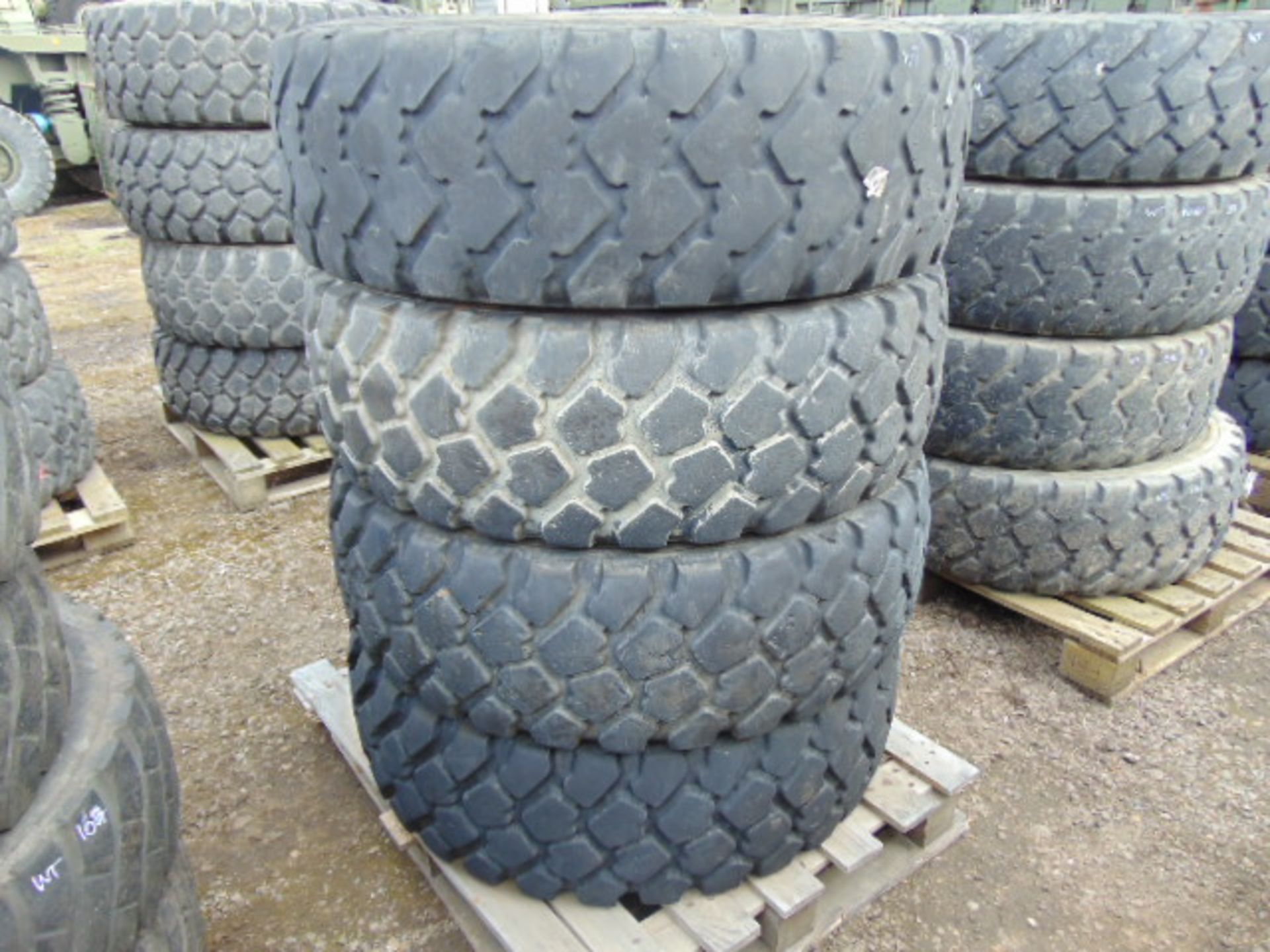 4 x Michelin 365/85 R20 XZL Tyres