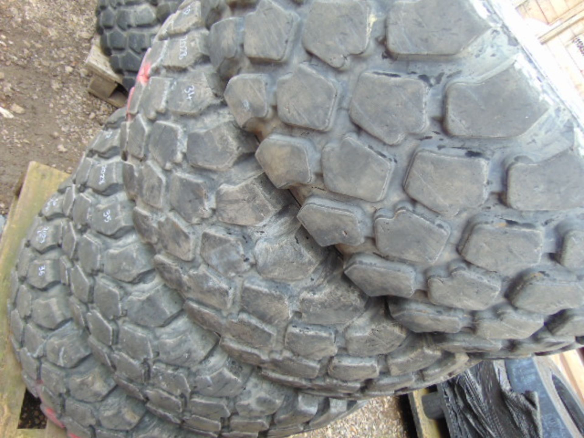 4 x Michelin XZL 395/85 R20 Tyres - Image 4 of 6