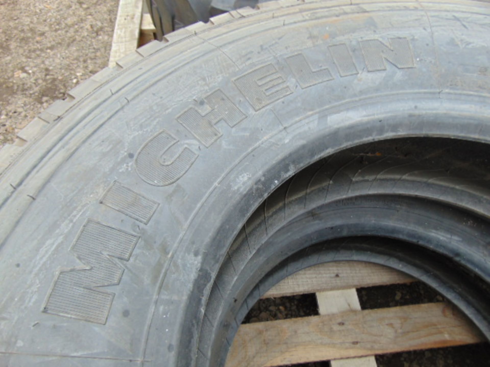 2 x Michelin 12R 22.5 XZY-2 Tyres - Image 4 of 5