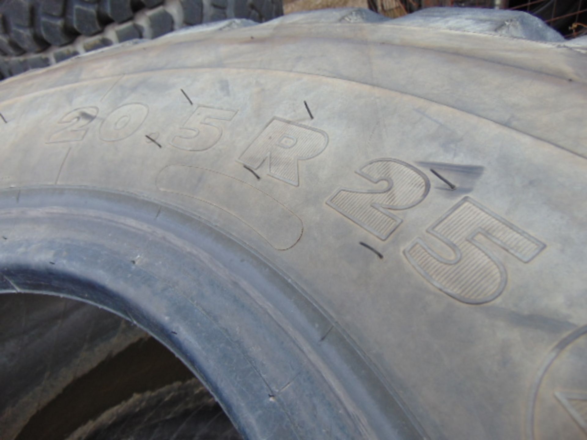 2 x Michelin 20.5 R25 XTLA Tyres - Image 5 of 5