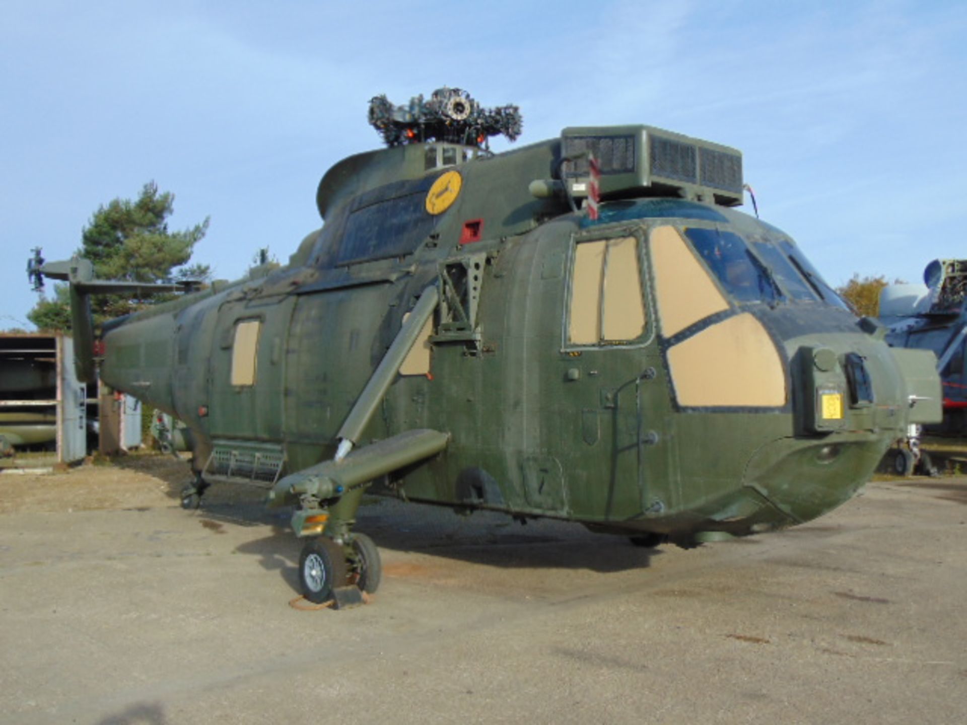 Westland Sea King HC.4 (TAIL NUMBER ZF120) Airframe complete with the improved Carson rotor blades - Image 3 of 34