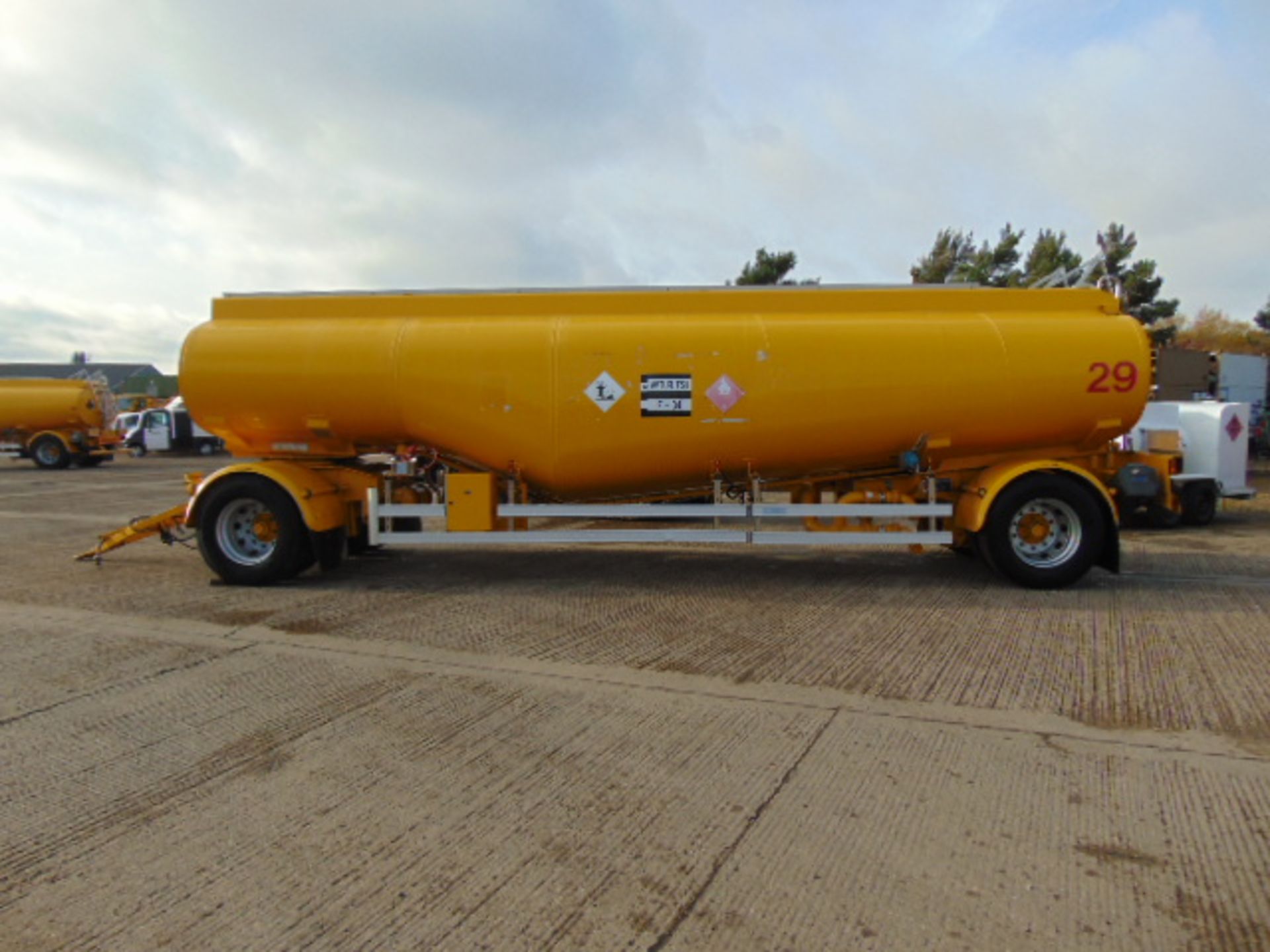 24000 Ltr Twin Axle Fluid Transfer Tanker Trailer - Image 4 of 16