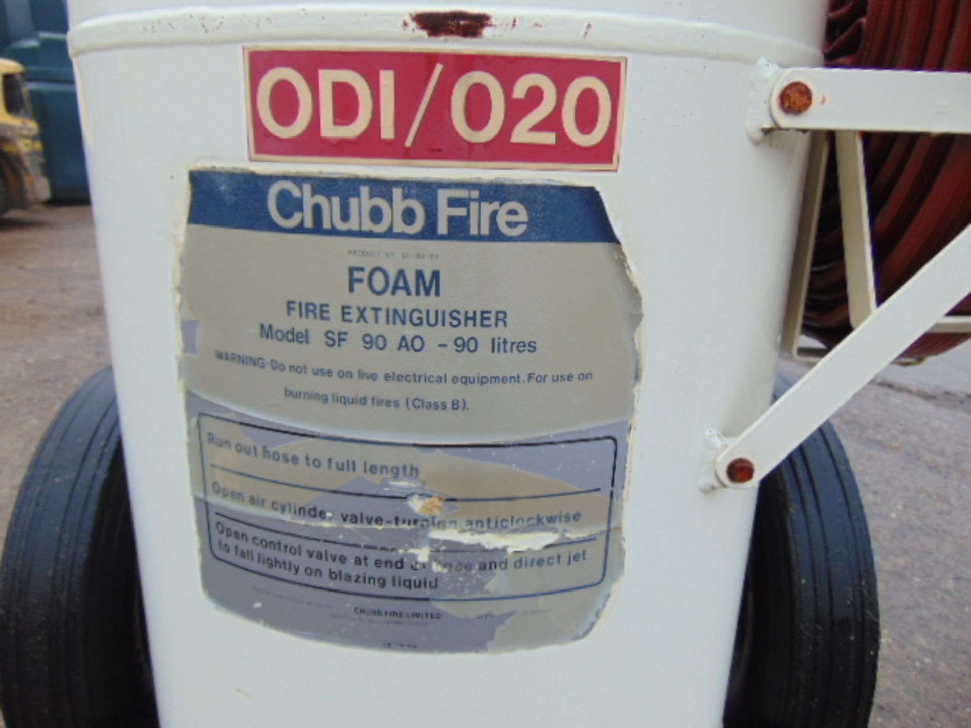 Chubb SF90 Wheeled Fire Foam Extinguisher - Image 7 of 8