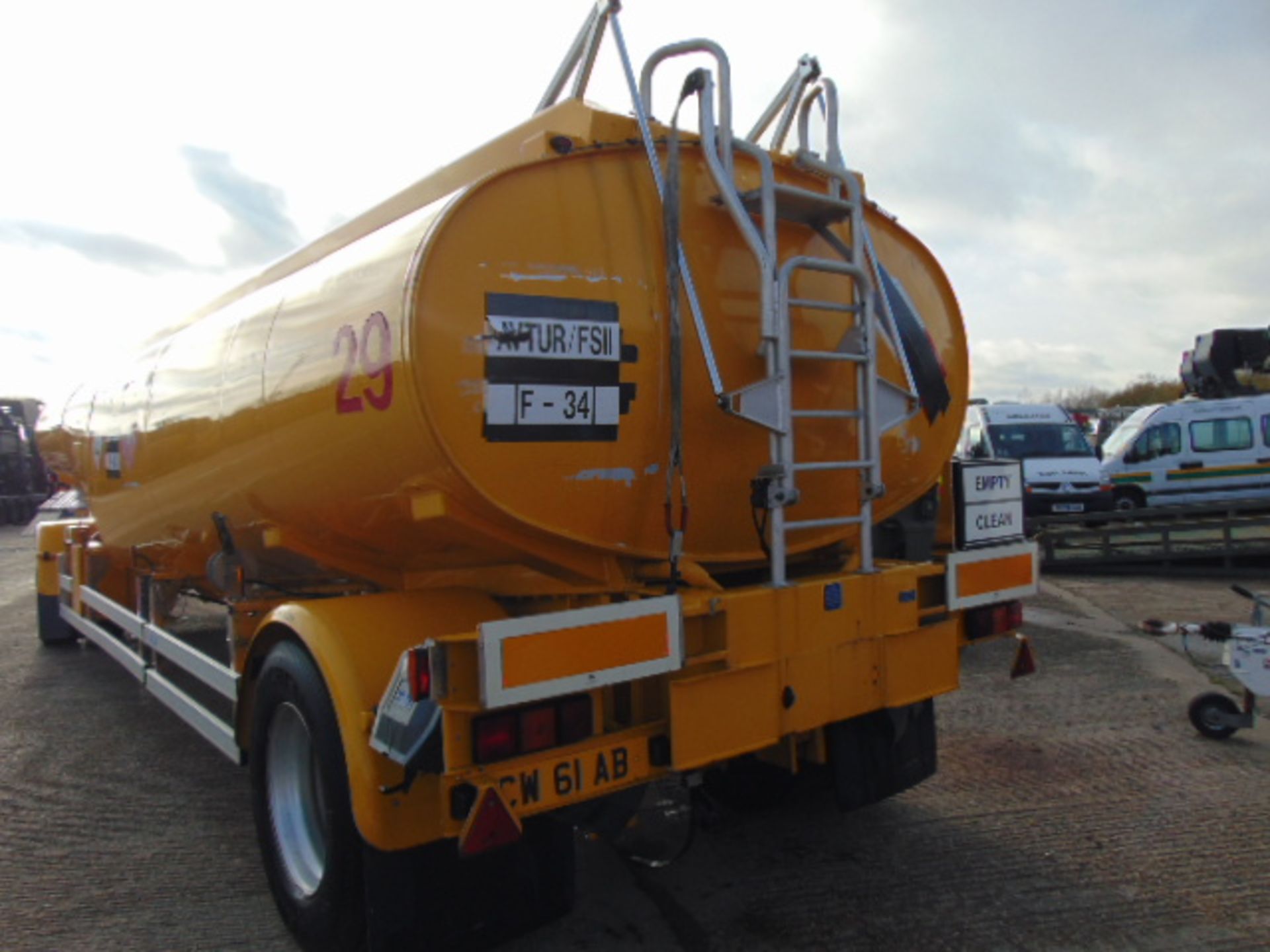 24000 Ltr Twin Axle Fluid Transfer Tanker Trailer - Image 5 of 16