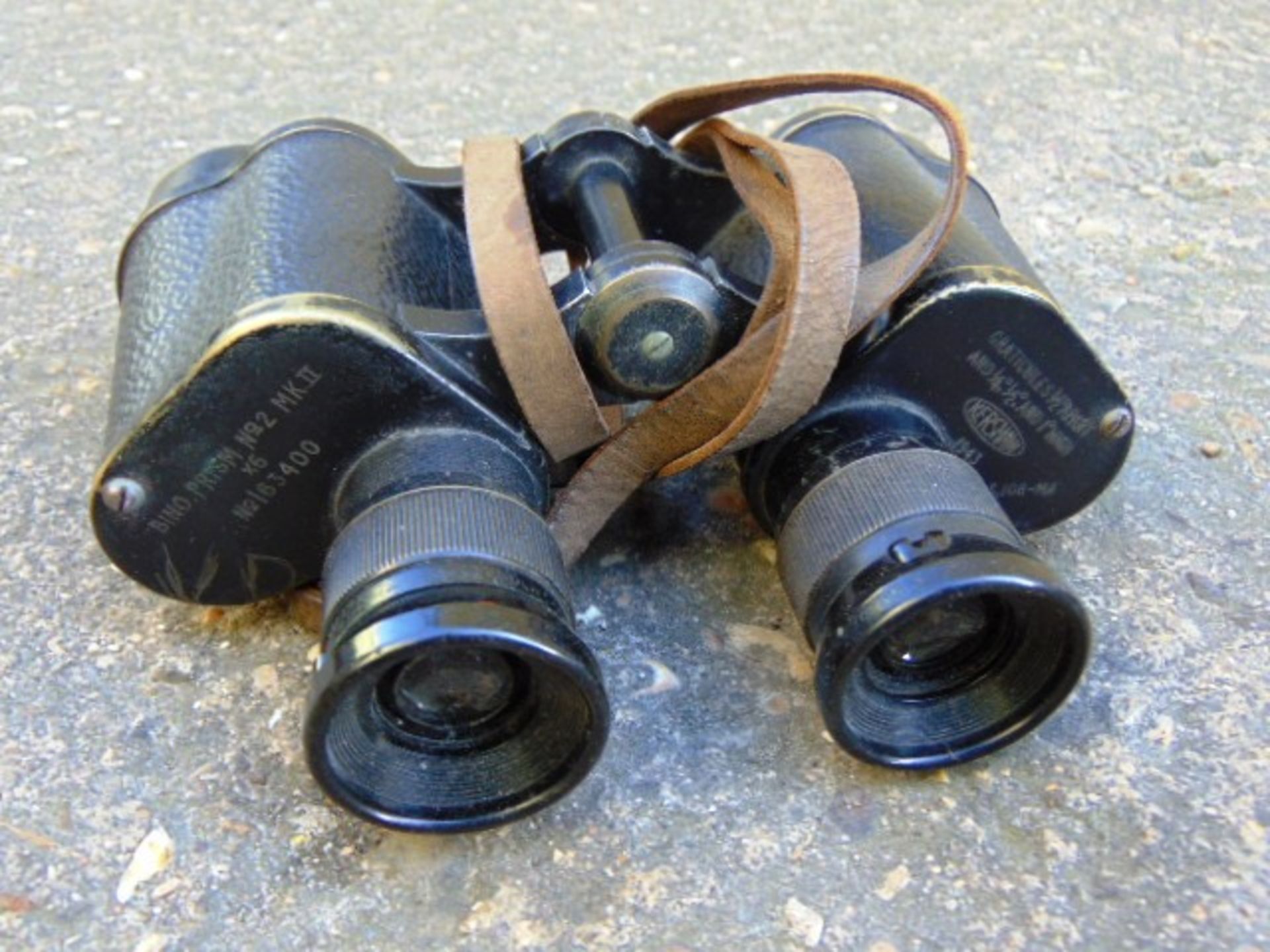 WWII Kershaw Binoculars Dated 1943 complete with case marked with broad arrow - Image 3 of 6