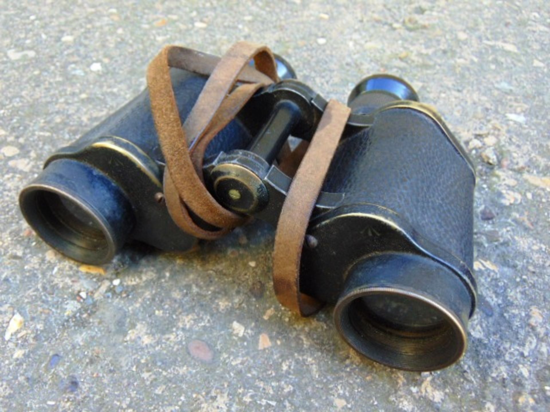 WWII Kershaw Binoculars Dated 1943 complete with case marked with broad arrow - Image 2 of 6