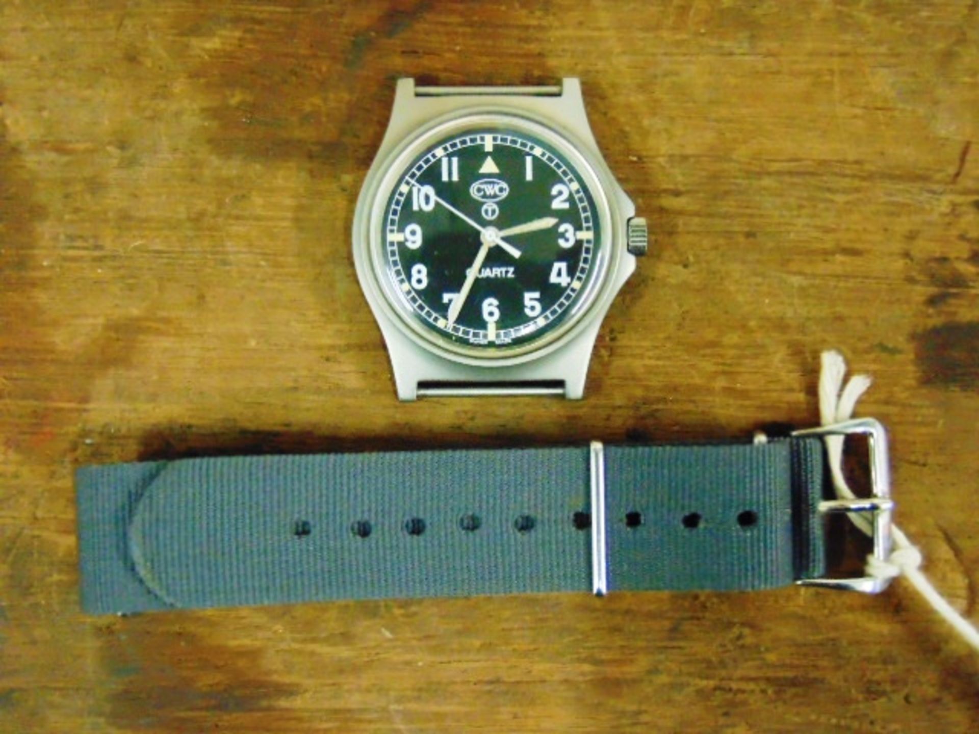 Unissued Genuine British Army, Waterproof CWC quartz wrist watch - Image 4 of 6