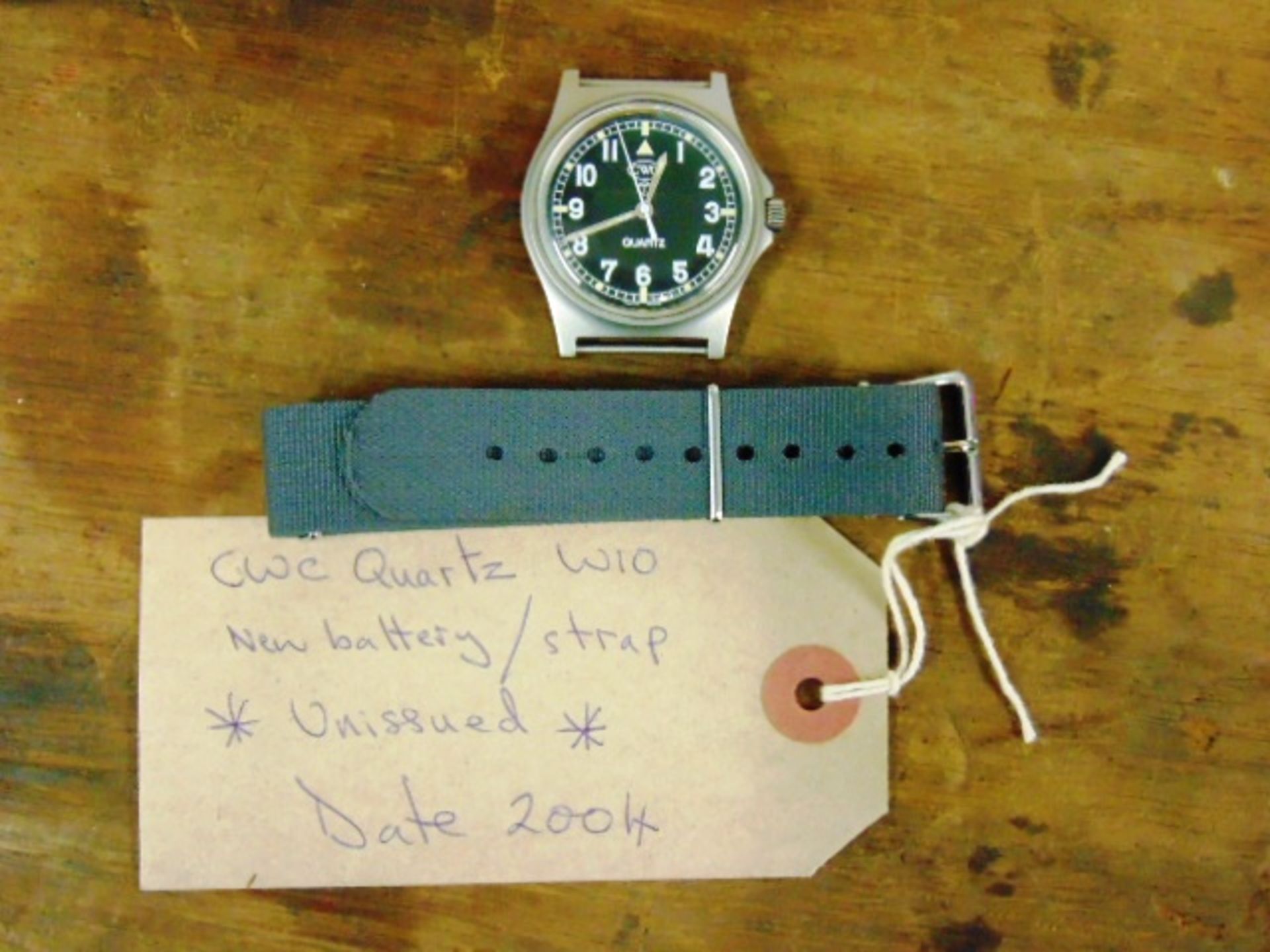 Very Rare Unissued Genuine British Army, Waterproof CWC quartz wrist watch - Image 3 of 5