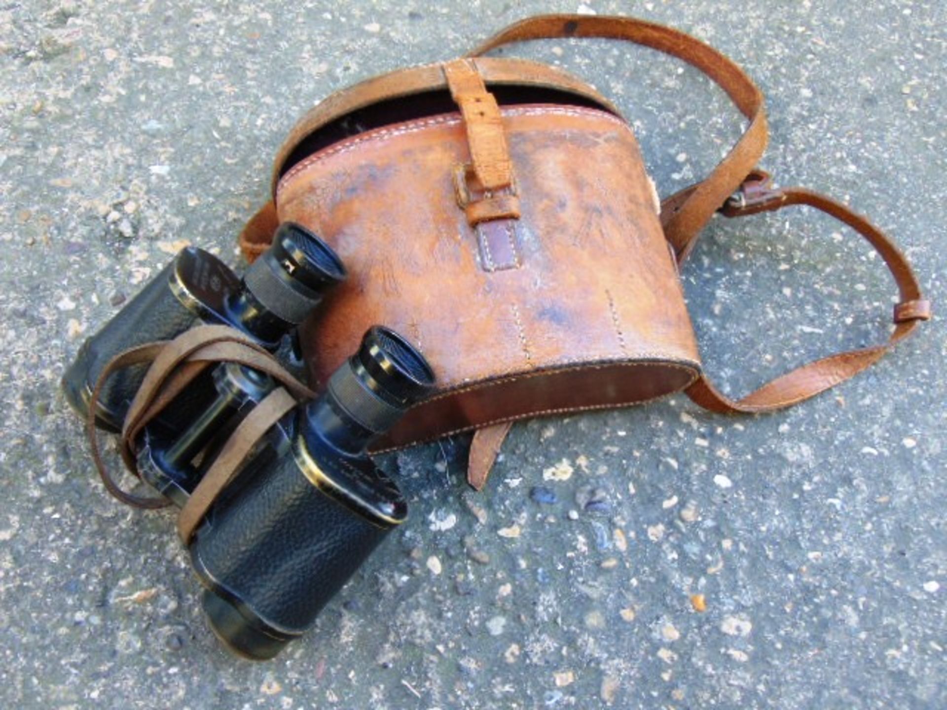 WWII Kershaw Binoculars Dated 1943 complete with case marked with broad arrow