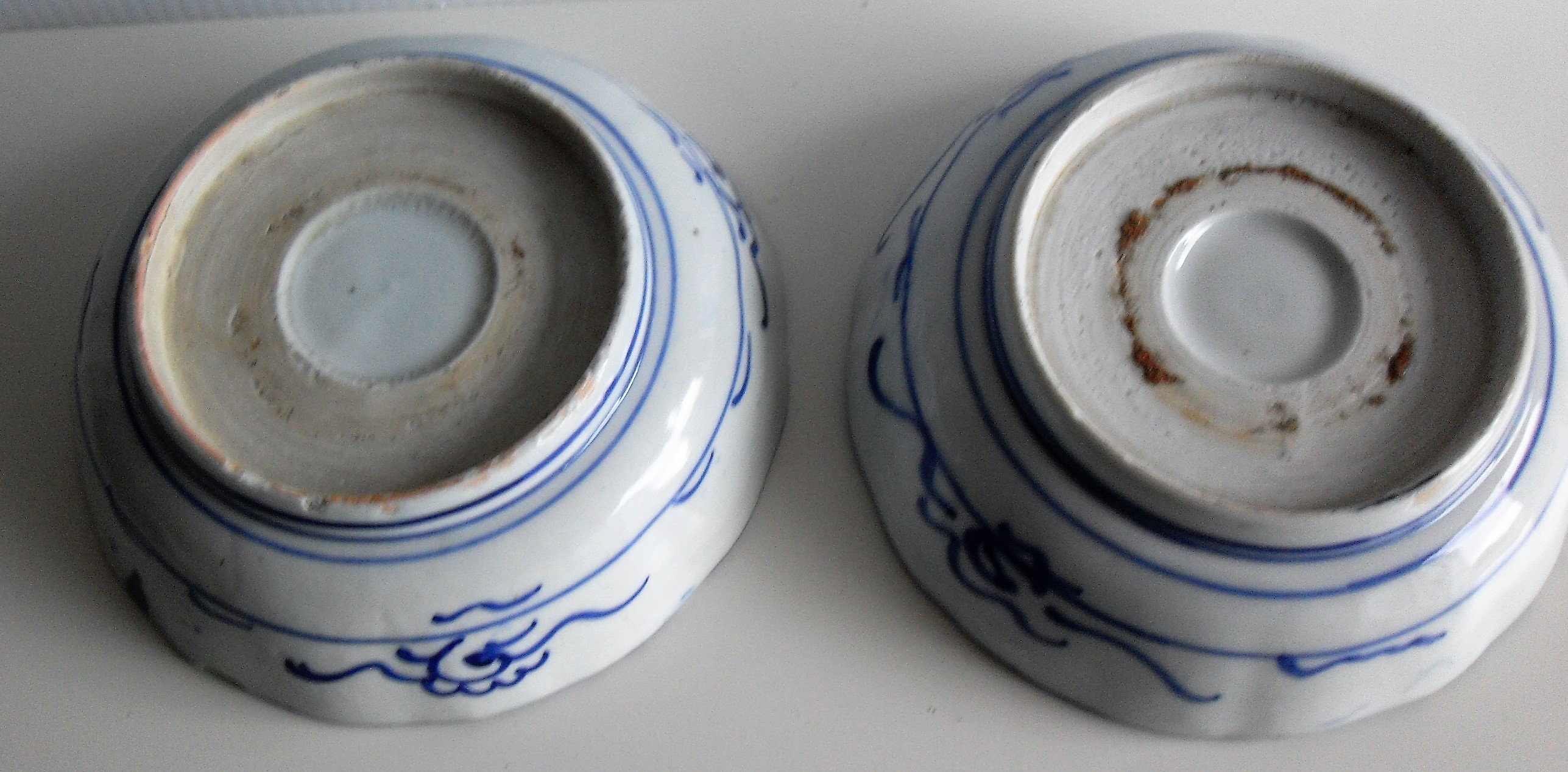 Two circular Oriental 19th century blue / white plates - Bild 2 aus 5