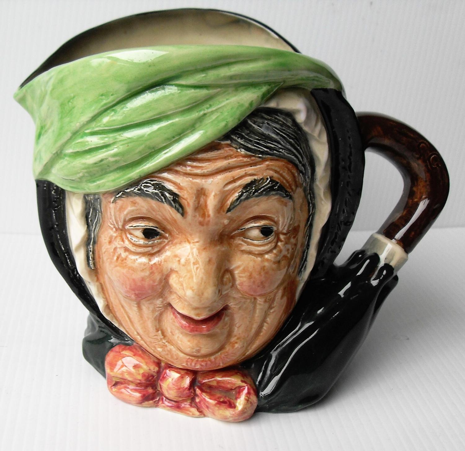 A Royal Doulton 'Beefeater' D6206 character jug, without damage or repair and 'Sairy Gamp' with - Bild 2 aus 4