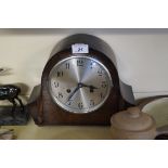 A 1920/30s oak mantel clock.