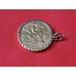 A 1918 mounted half sovereign , to a pendant mount, weight 4.