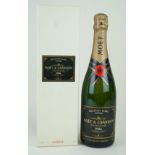 1 bottle in Presentation Carton and in excellent condition Moet & Chandon 'Millesime Blanc'