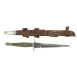 A Fairburn-Sykes first pattern fighting knife c.